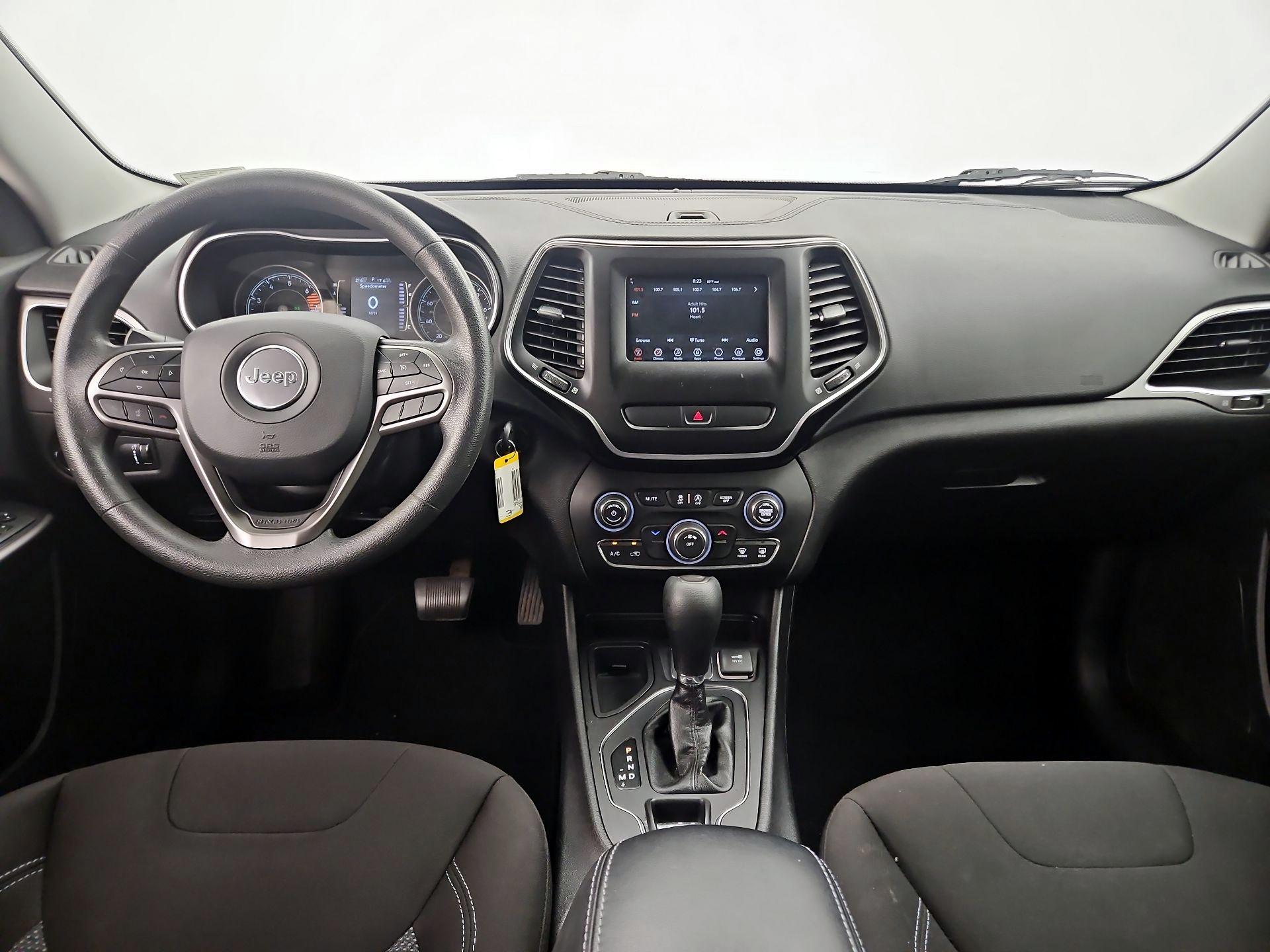 Thumbnail: 2019 Jeep Cherokee - 9