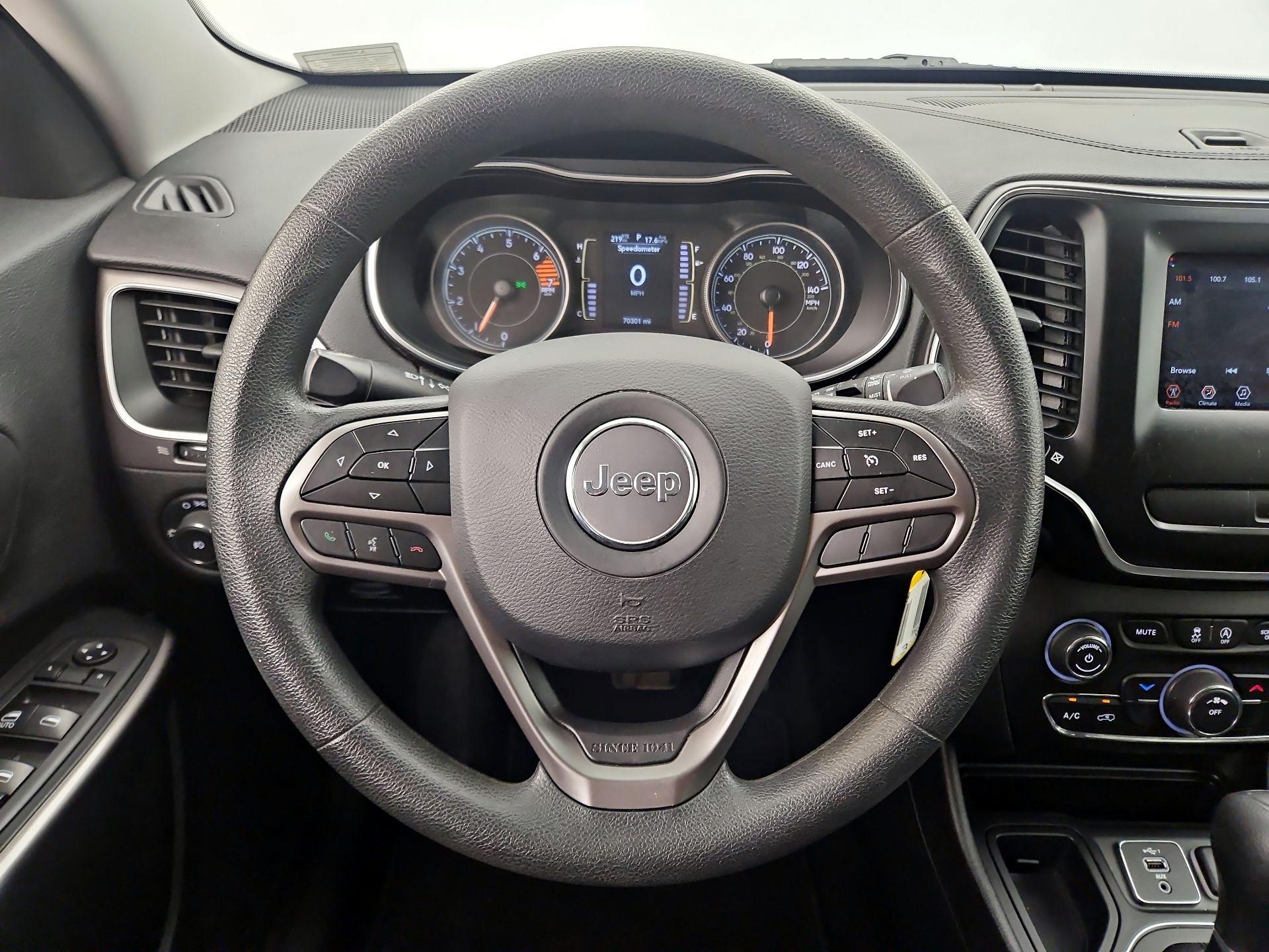 Thumbnail: 2019 Jeep Cherokee - 10