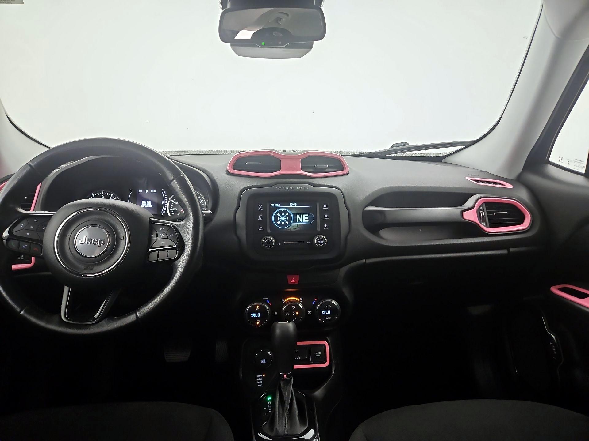 Thumbnail: 2016 Jeep Renegade - 9