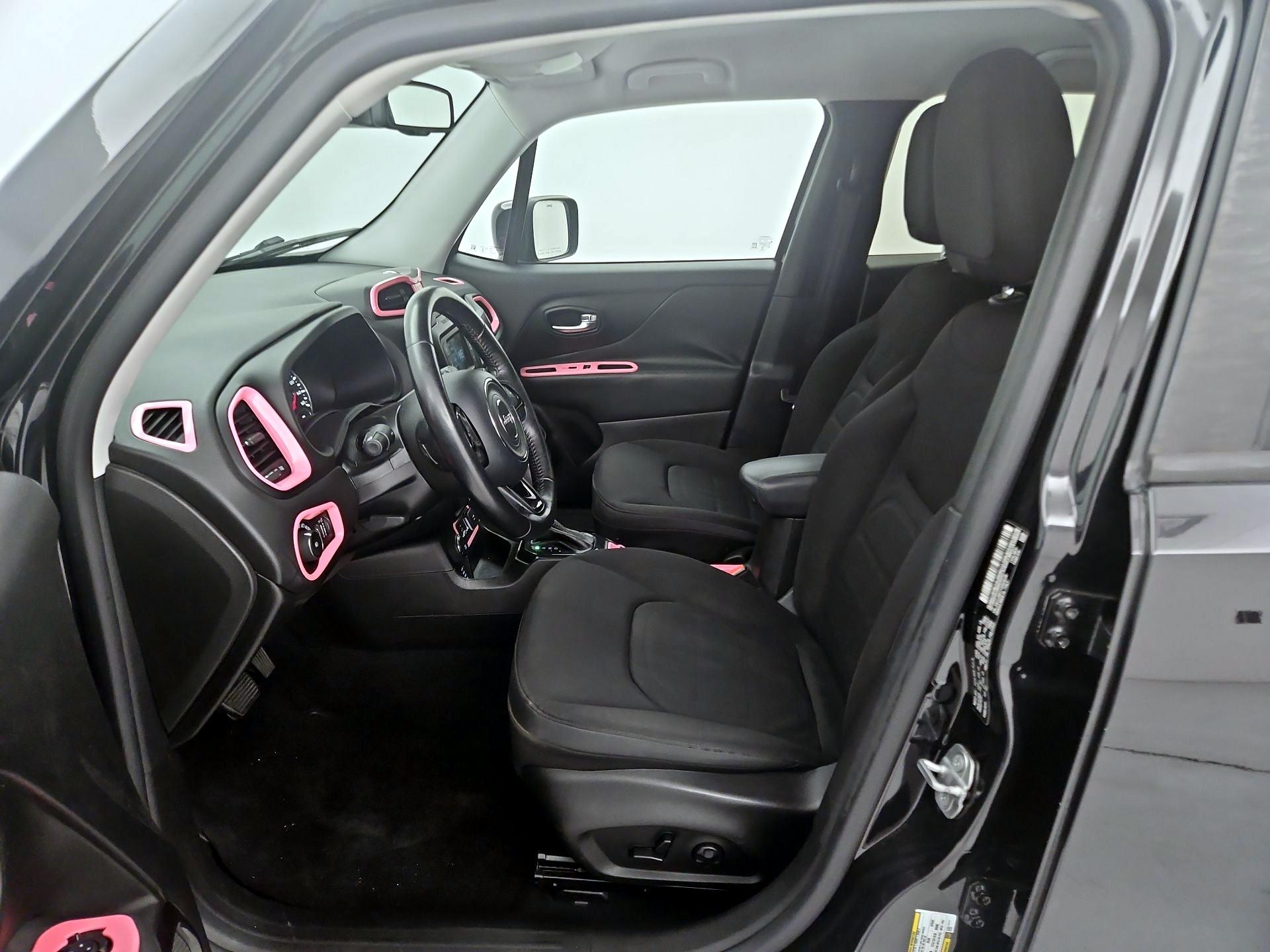 Thumbnail: 2016 Jeep Renegade - 11