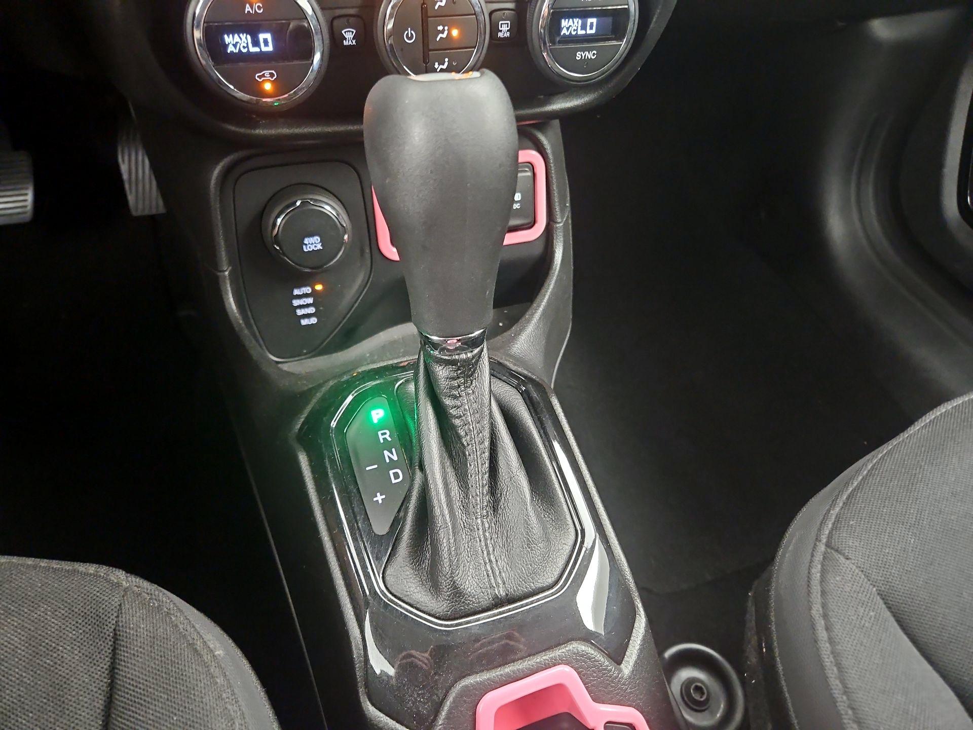 Thumbnail: 2016 Jeep Renegade - 18