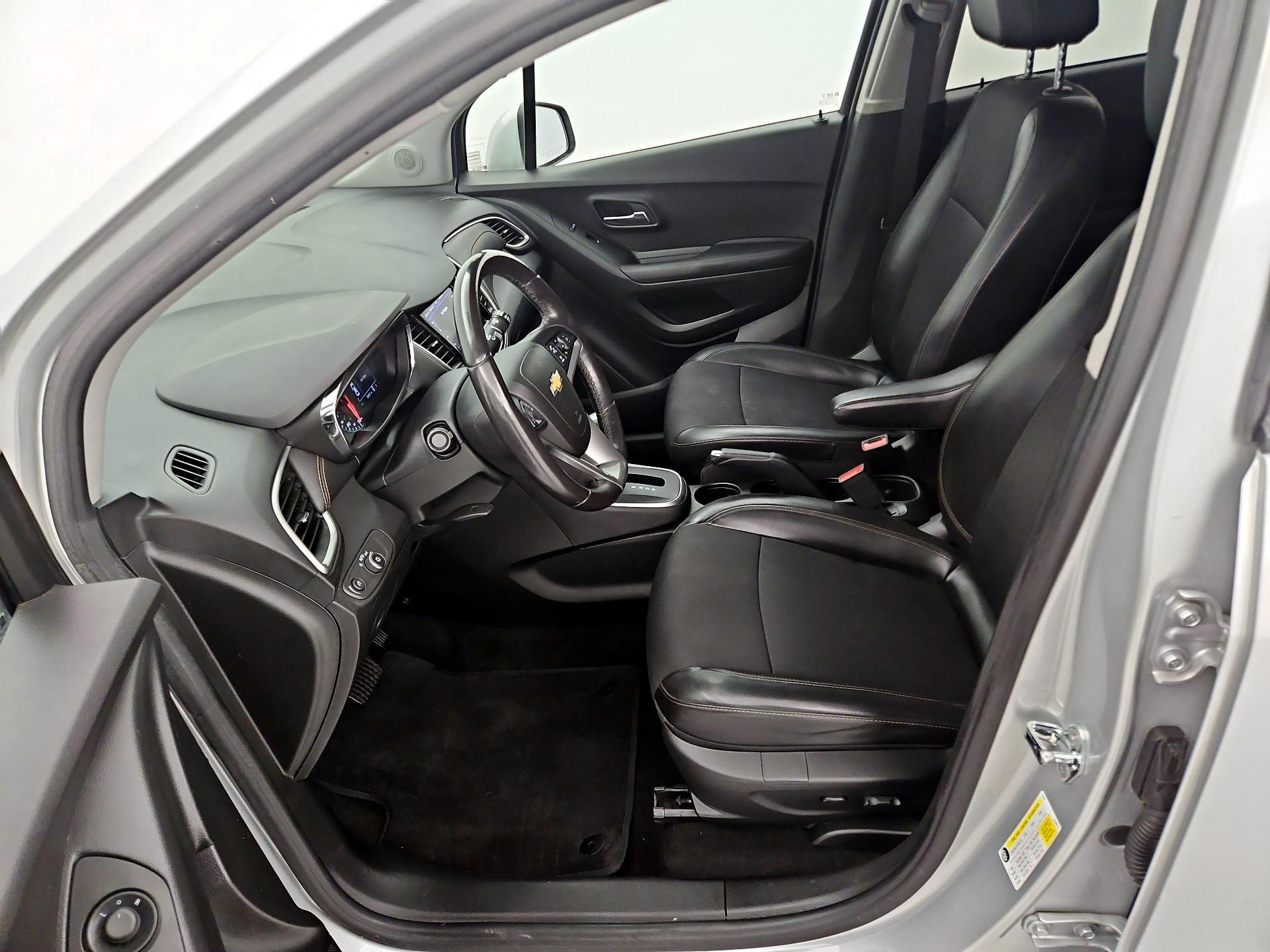 Thumbnail: 2022 Chevrolet Trax - 11