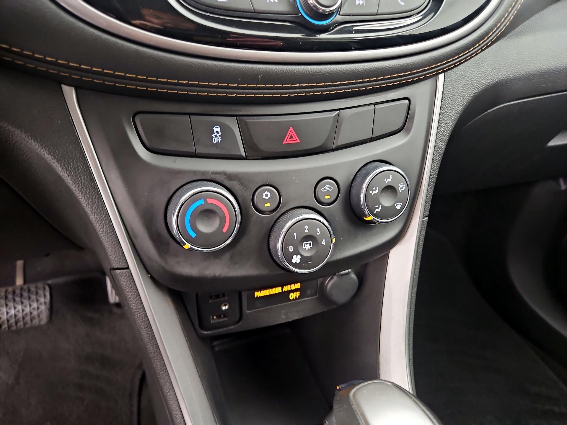 Thumbnail: 2022 Chevrolet Trax - 16