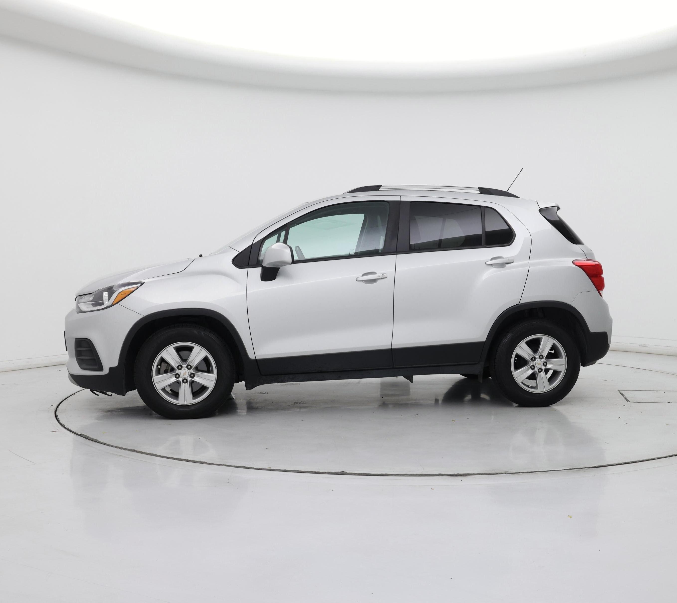 Thumbnail: 2022 Chevrolet Trax - 3