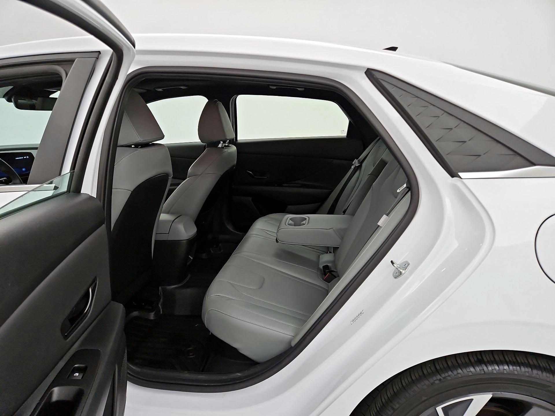 Thumbnail: 2024 Hyundai Elantra - 16