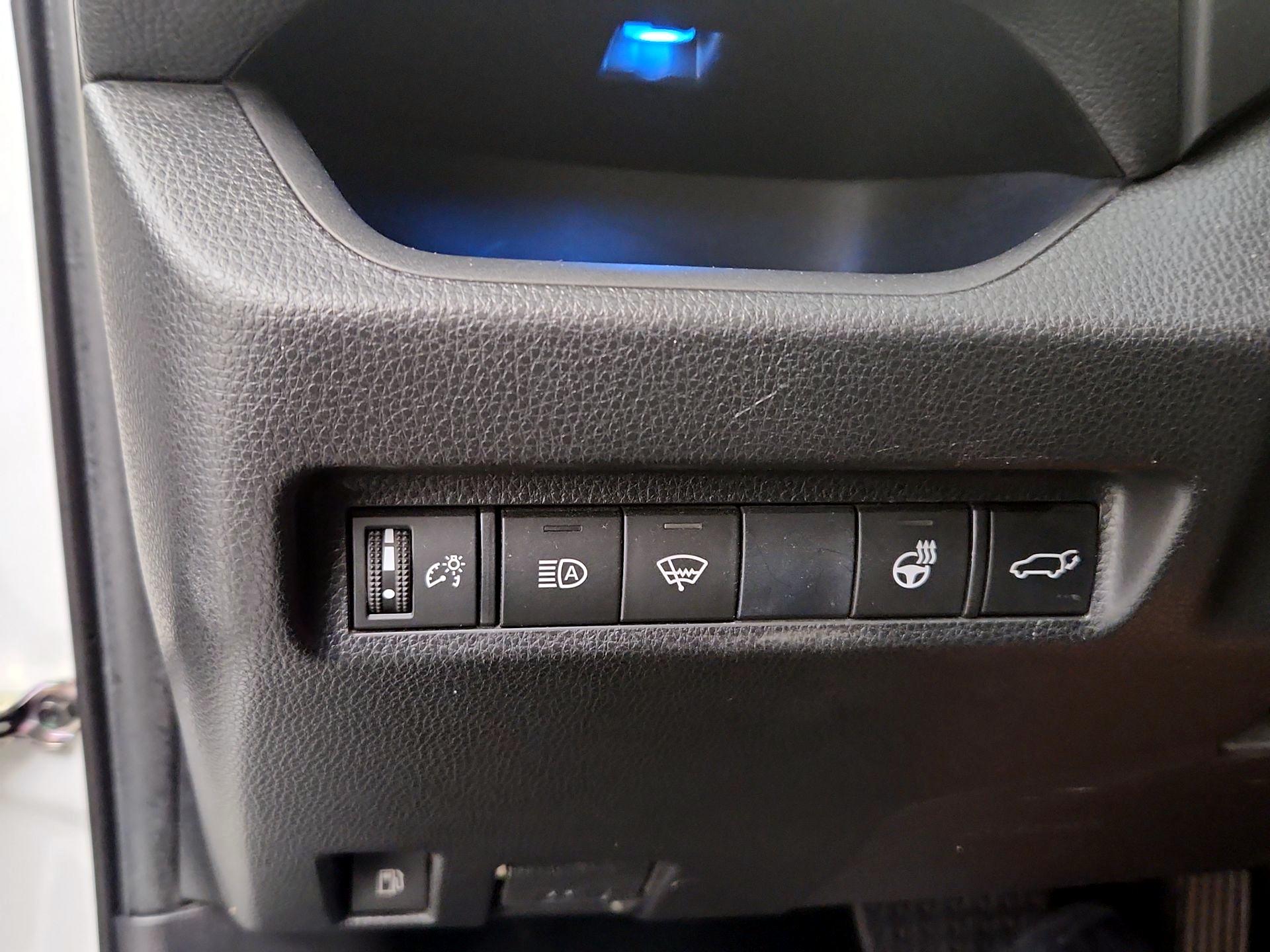 Thumbnail: 2019 Toyota RAV4 - 13