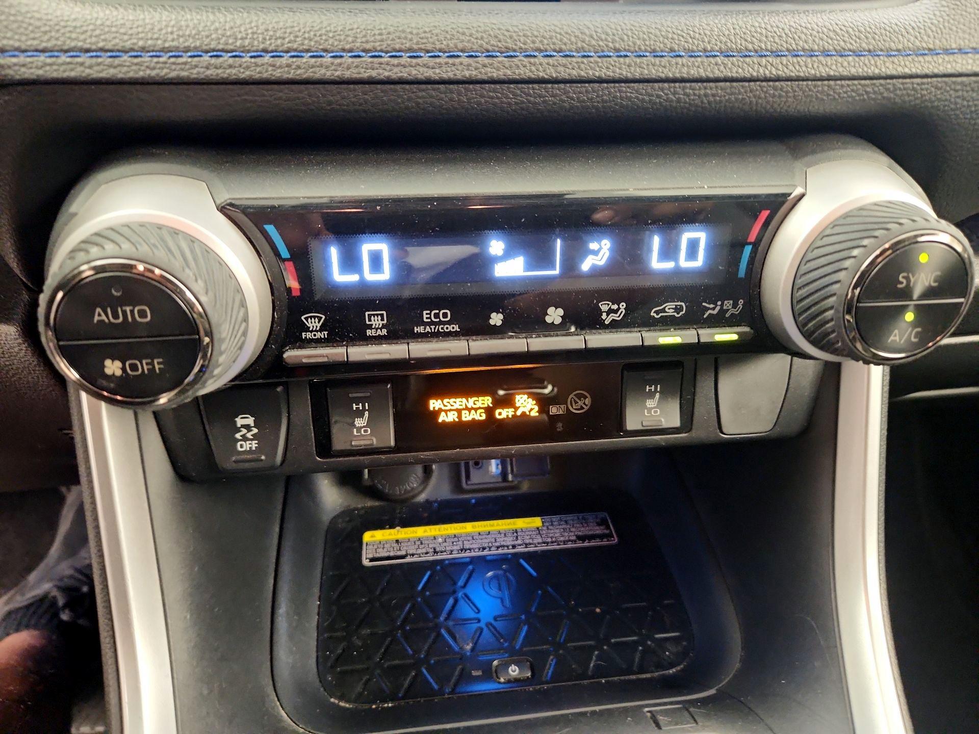 Thumbnail: 2019 Toyota RAV4 - 17