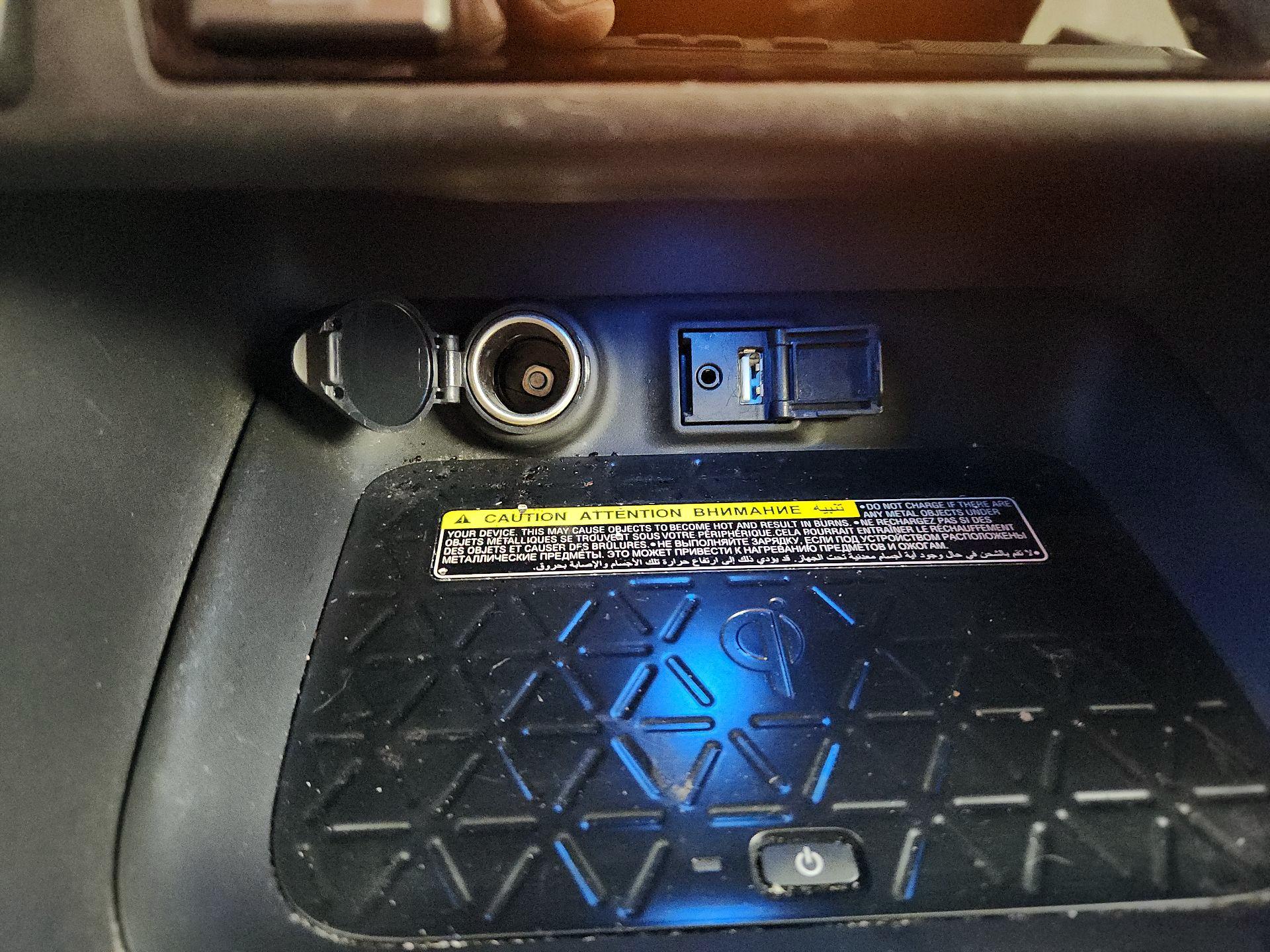 Thumbnail: 2019 Toyota RAV4 - 19