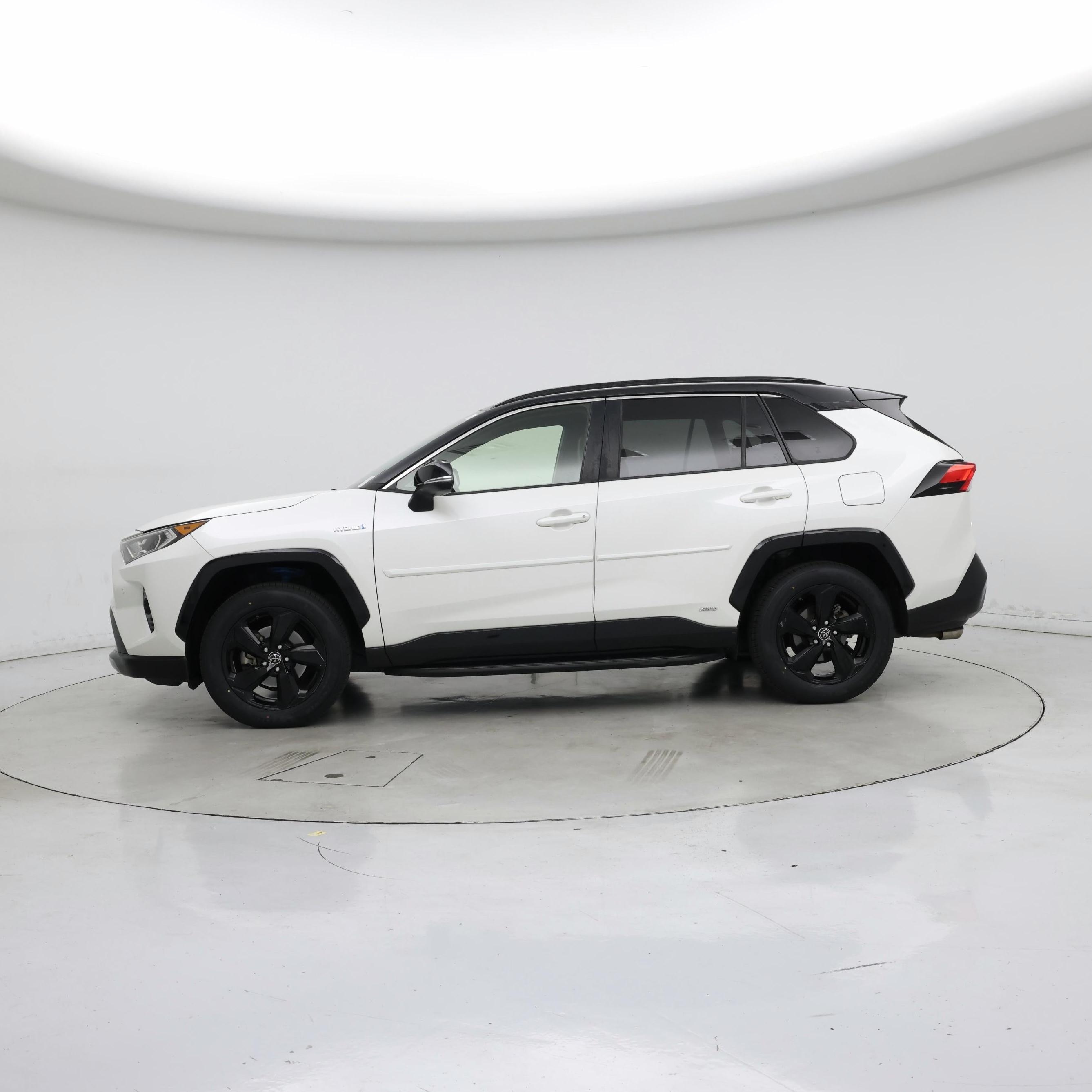 Thumbnail: 2019 Toyota RAV4 - 3