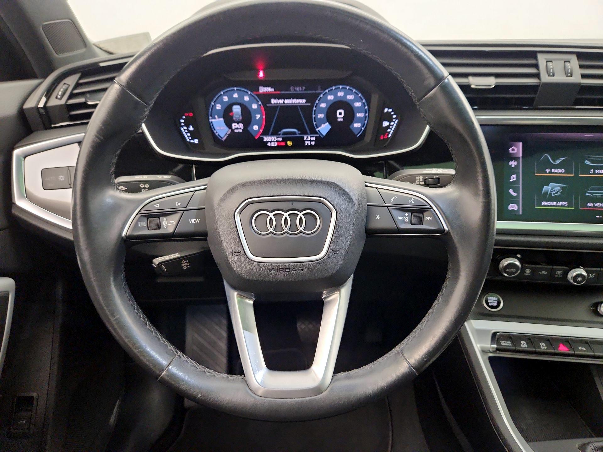 Thumbnail: 2021 Audi Q3 - 10