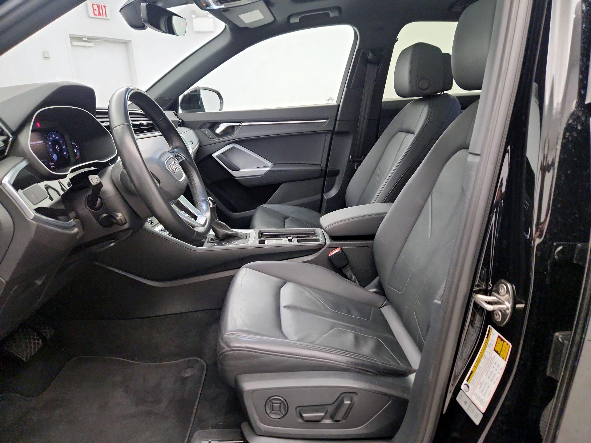 Thumbnail: 2021 Audi Q3 - 11