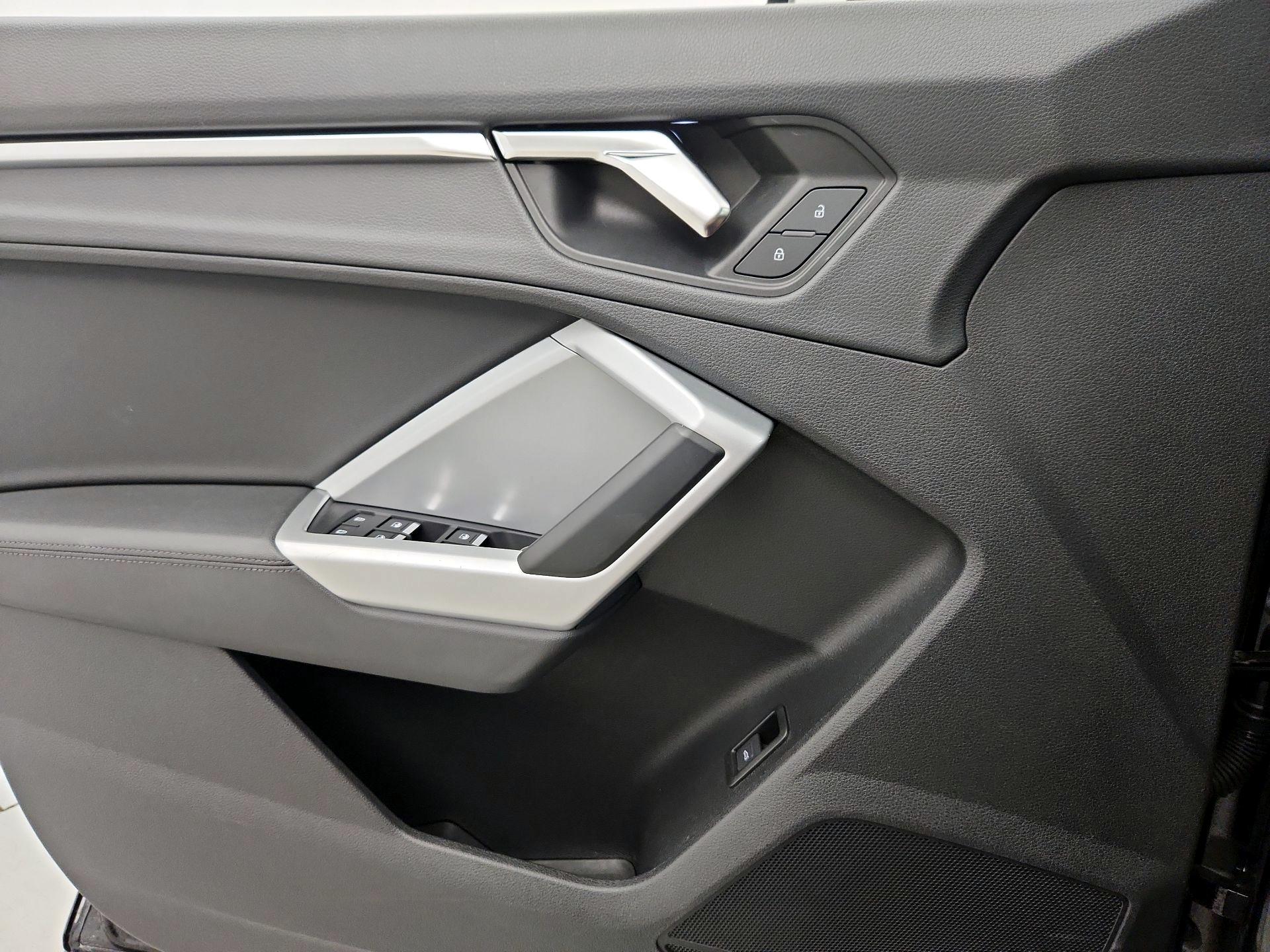 Thumbnail: 2021 Audi Q3 - 12