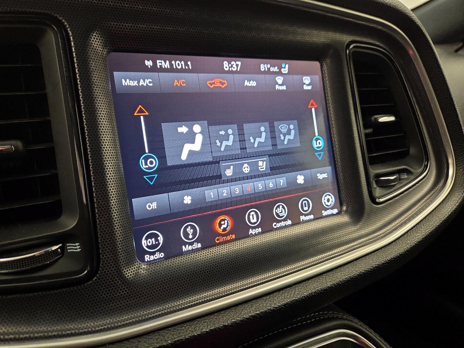 2018 Dodge Challenger SXT Plus - Photo 17