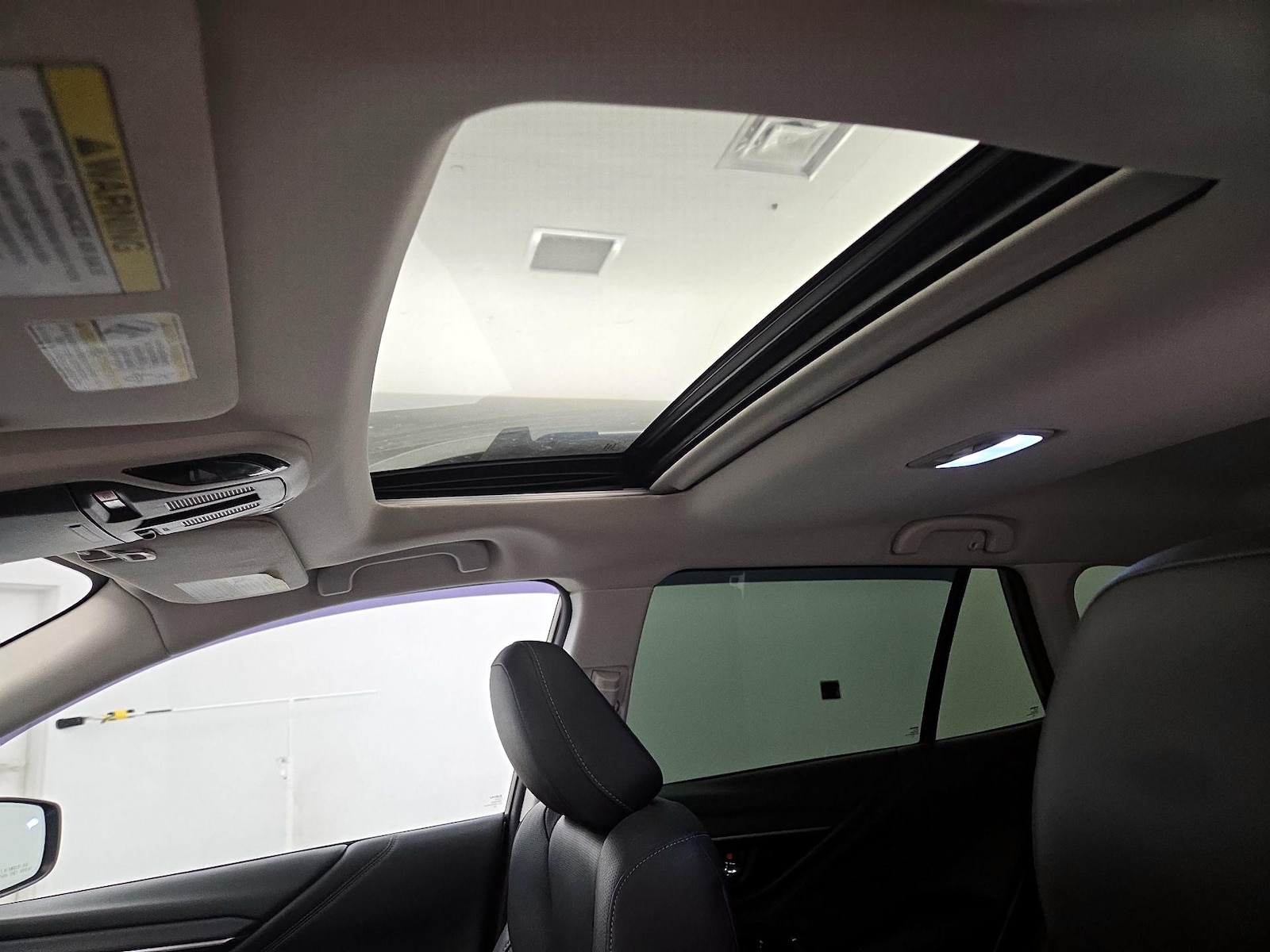 Sunroof(s) & Overhead Airbags