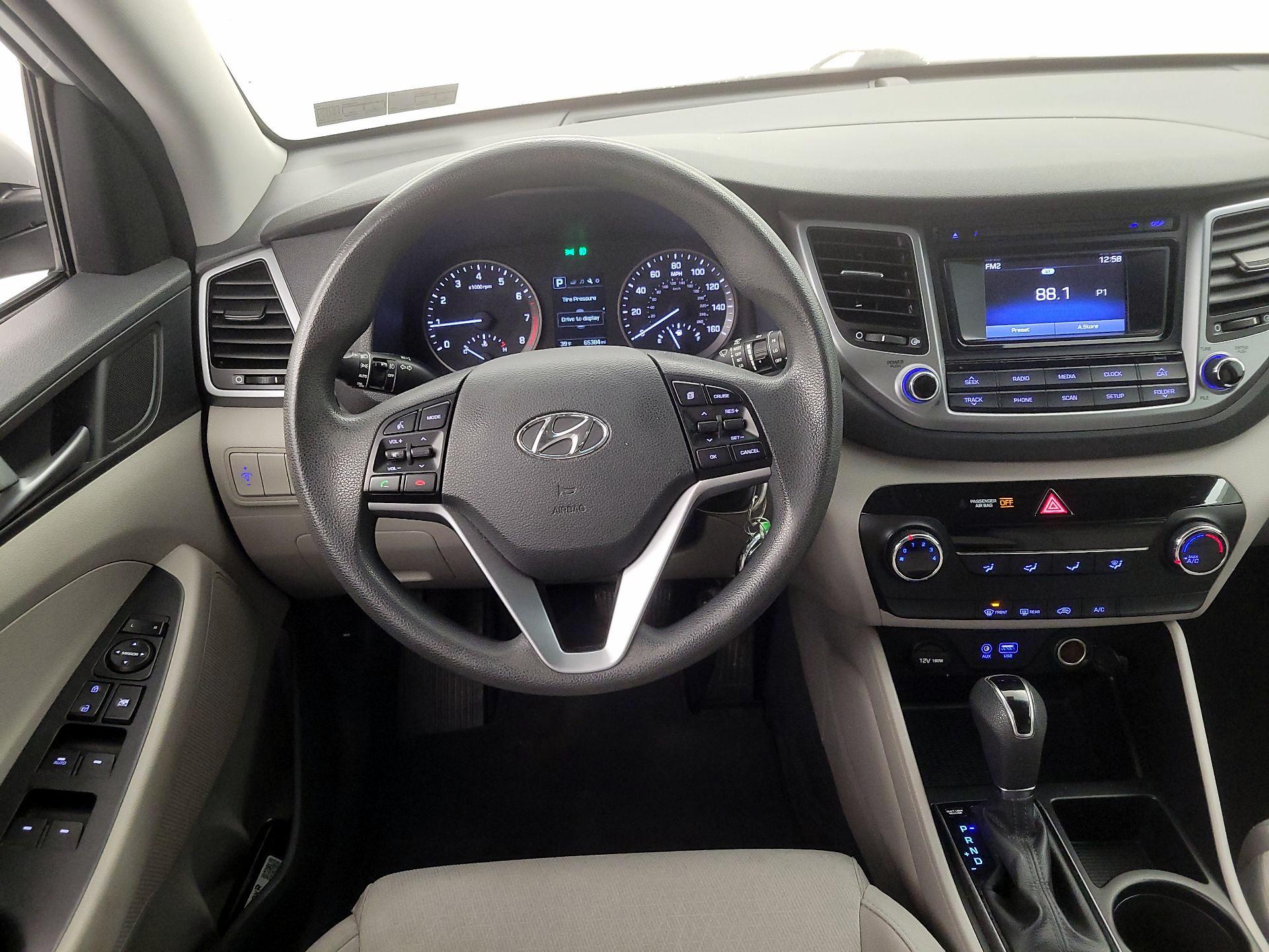 Thumbnail: 2016 Hyundai Tucson - 9