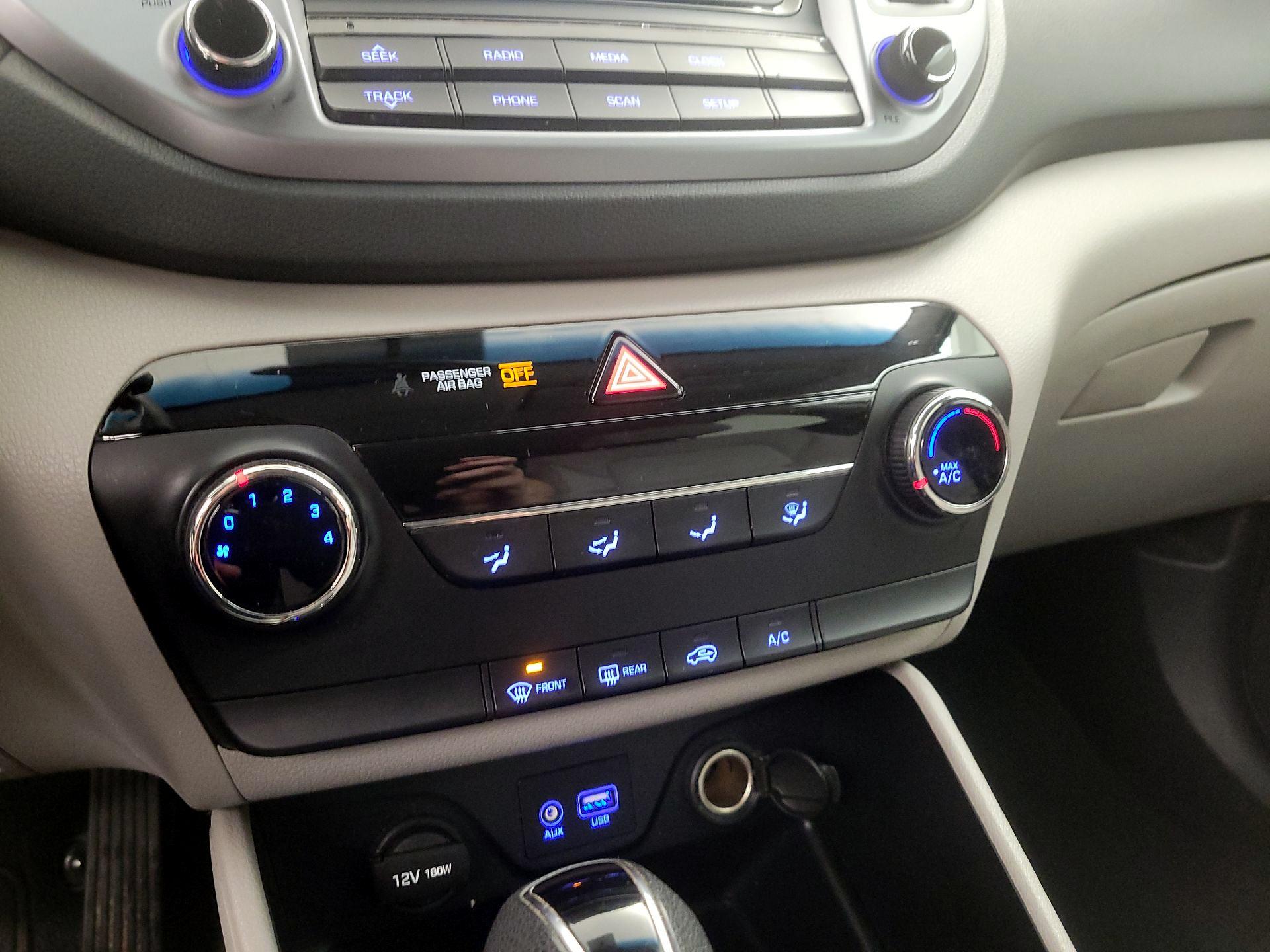 Thumbnail: 2016 Hyundai Tucson - 16