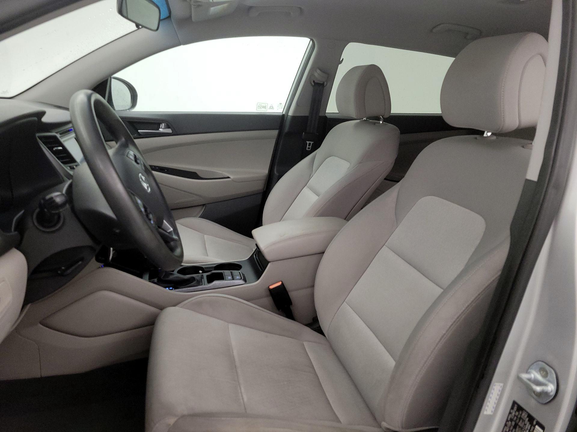 Thumbnail: 2016 Hyundai Tucson - 19