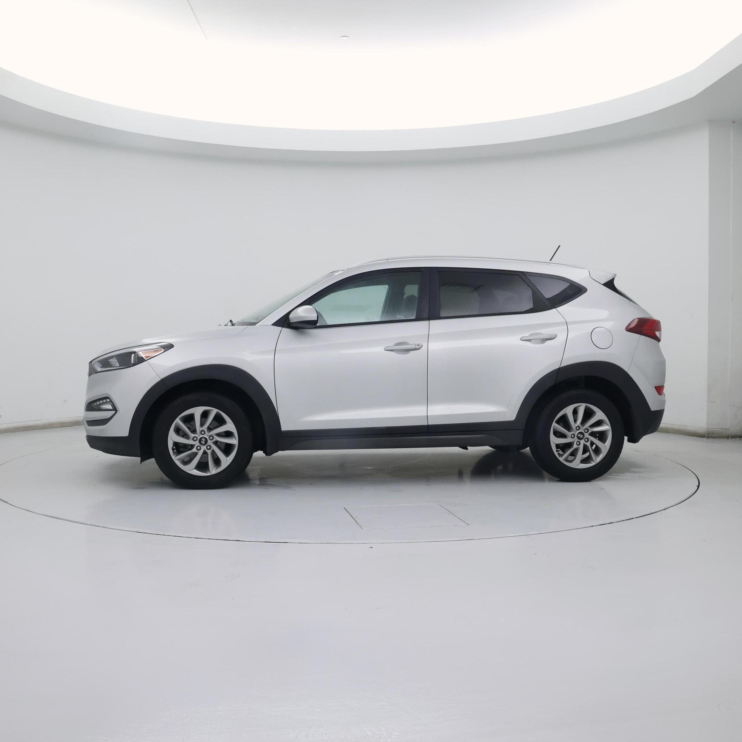 Thumbnail: 2016 Hyundai Tucson - 3