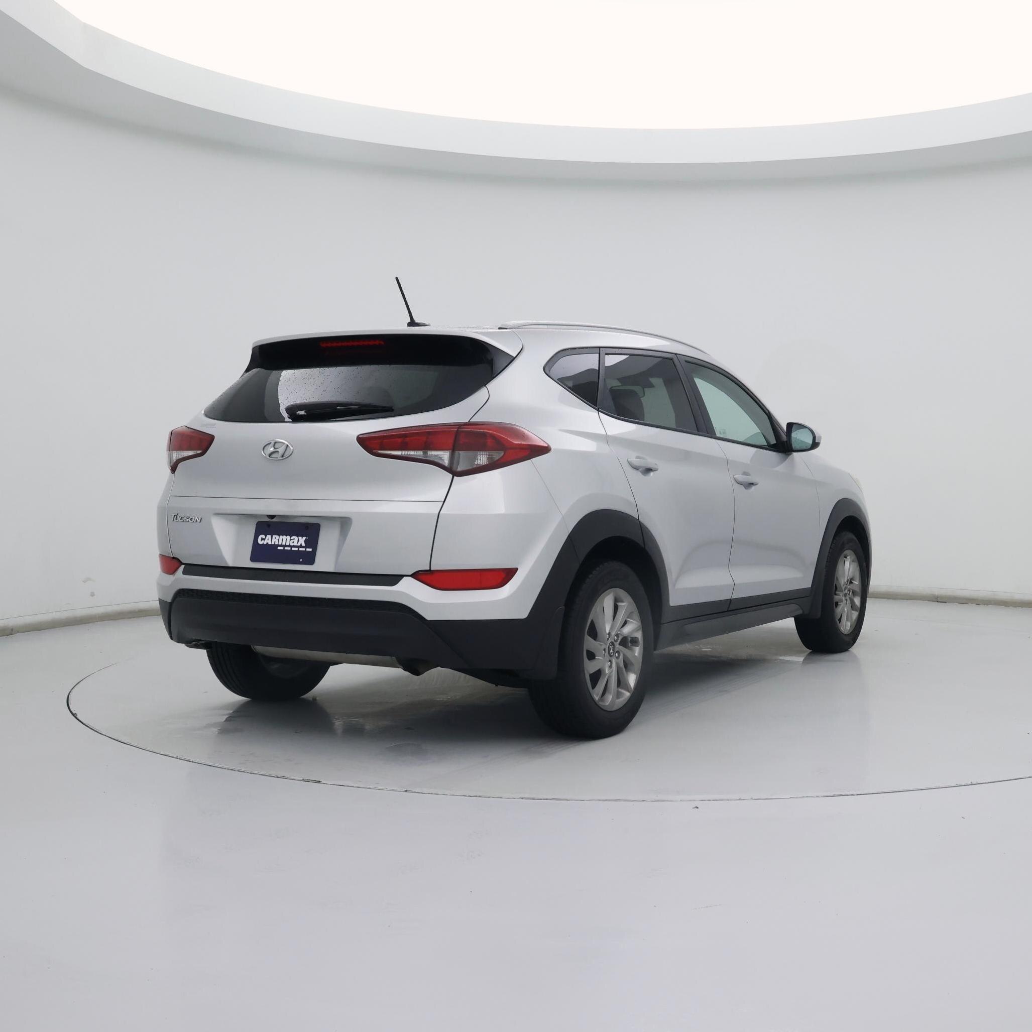 Thumbnail: 2016 Hyundai Tucson - 8