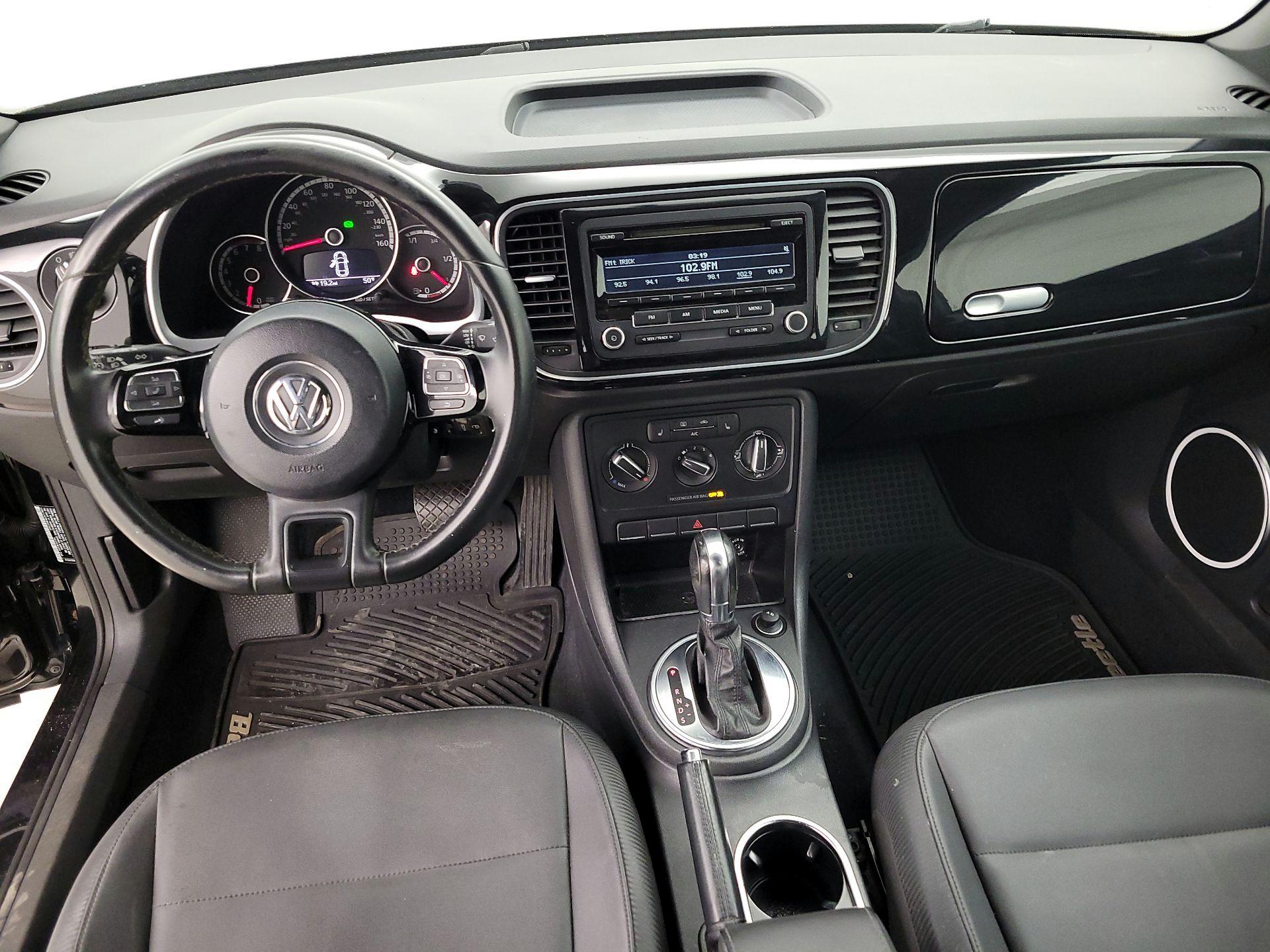 Thumbnail: 2014 Volkswagen Beetle - 9