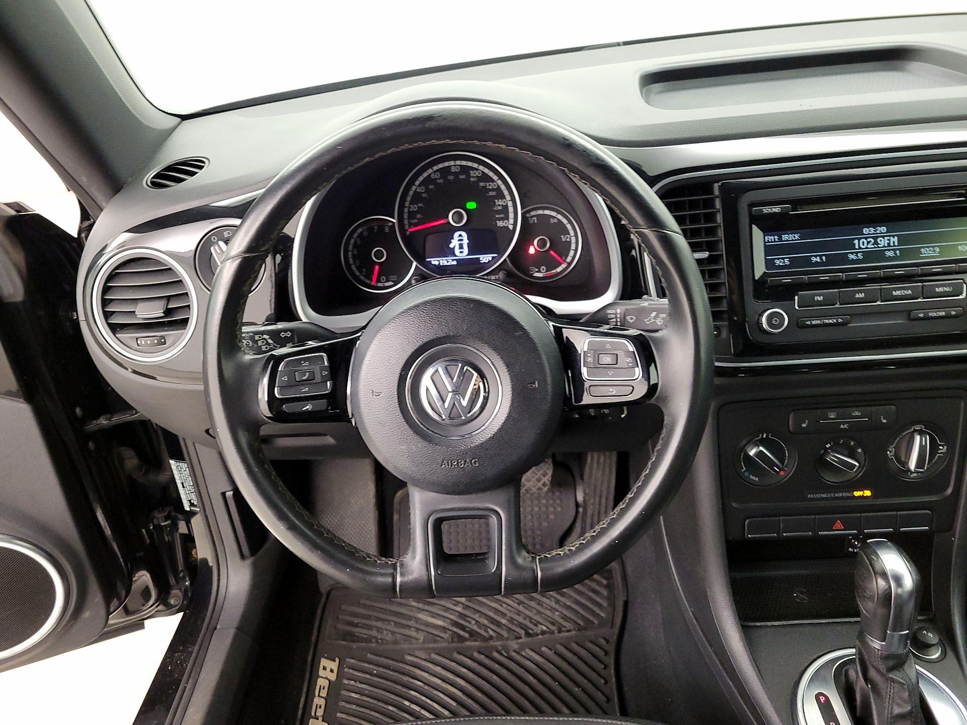 Thumbnail: 2014 Volkswagen Beetle - 10