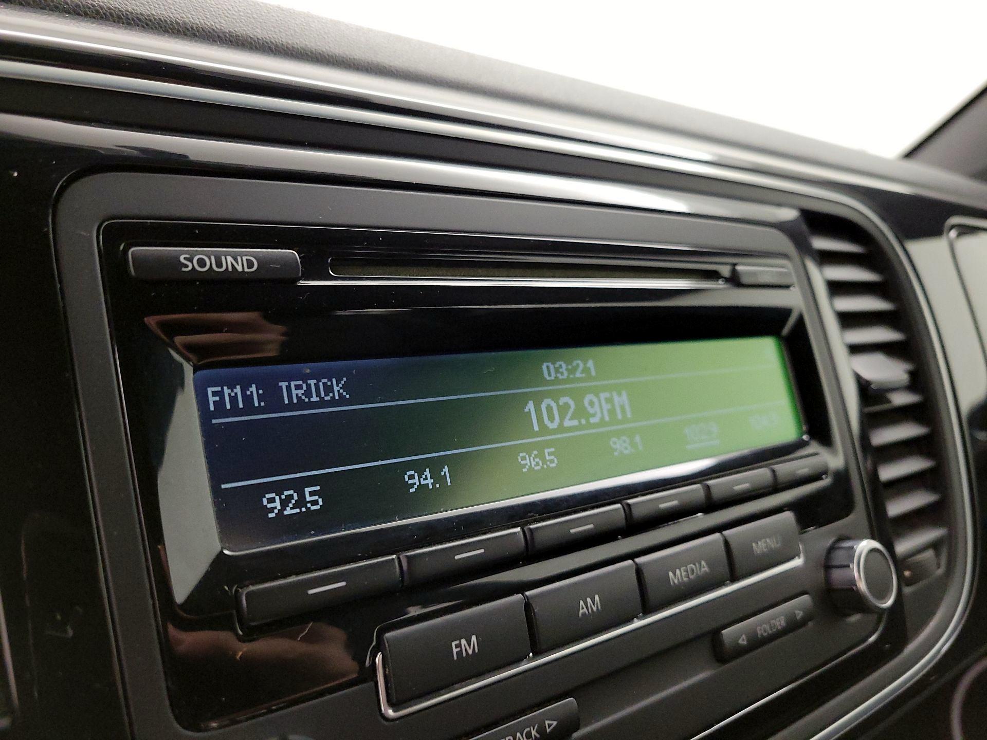 Thumbnail: 2014 Volkswagen Beetle - 14