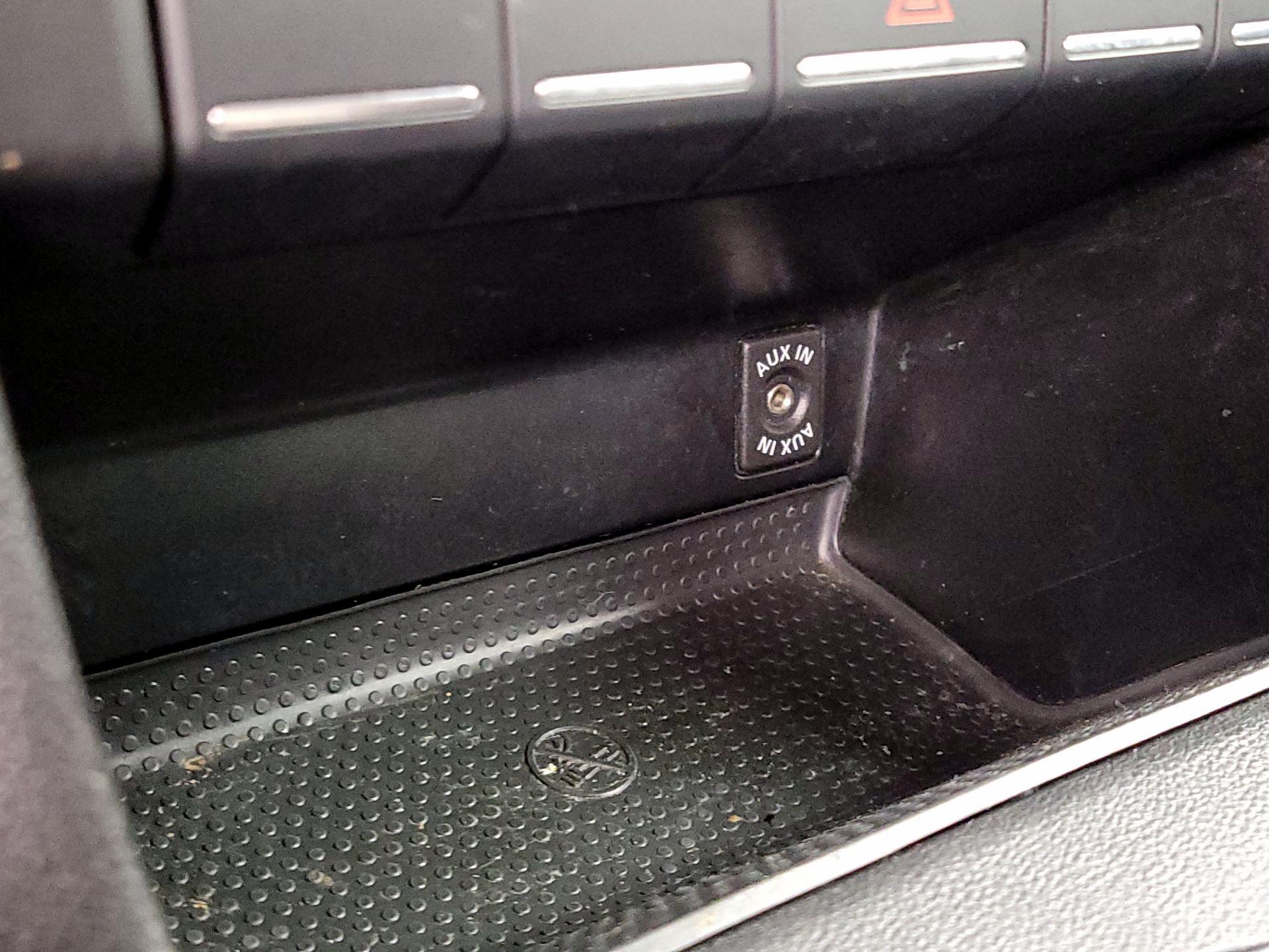 Thumbnail: 2014 Volkswagen Beetle - 17