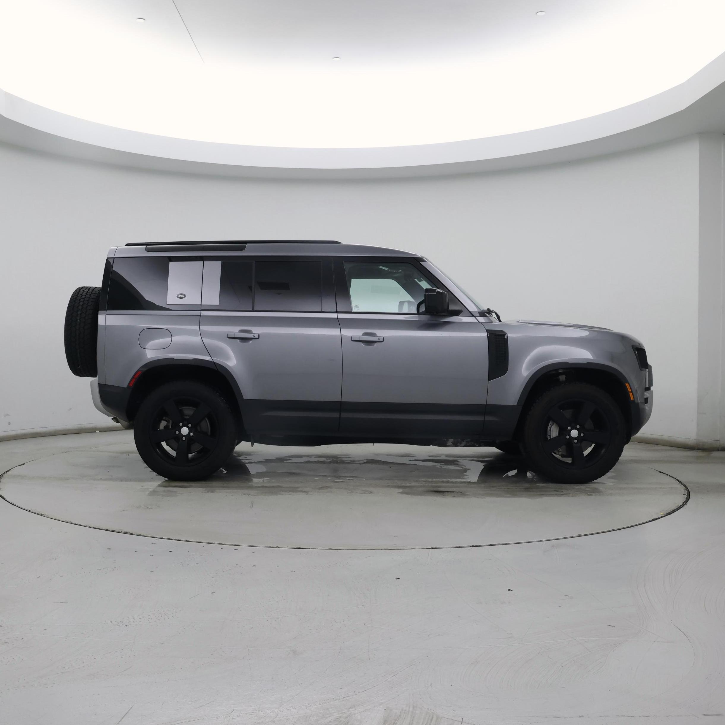 Thumbnail: 2024 Land Rover Defender - 7