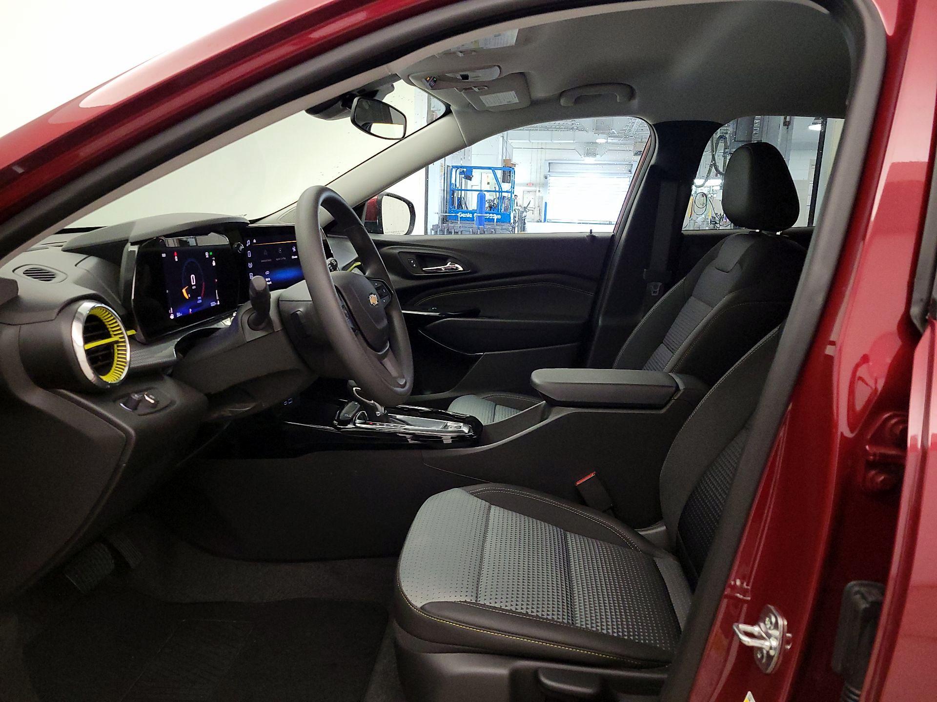 Thumbnail: 2025 Chevrolet Trax - 11