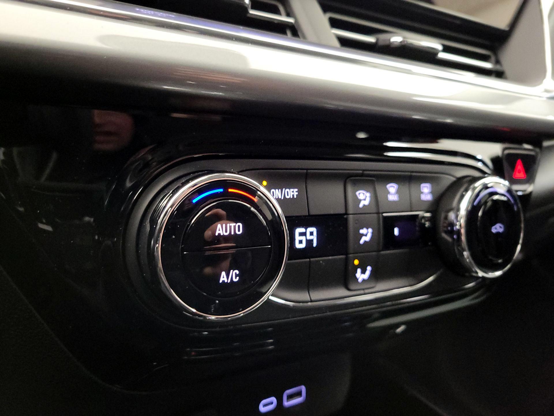 Thumbnail: 2025 Chevrolet Trax - 16