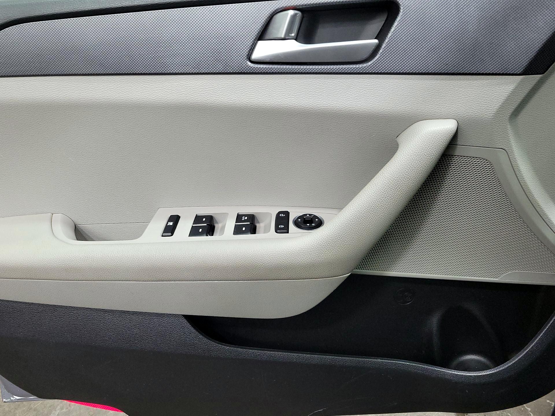 Thumbnail: 2017 Hyundai Sonata - 13