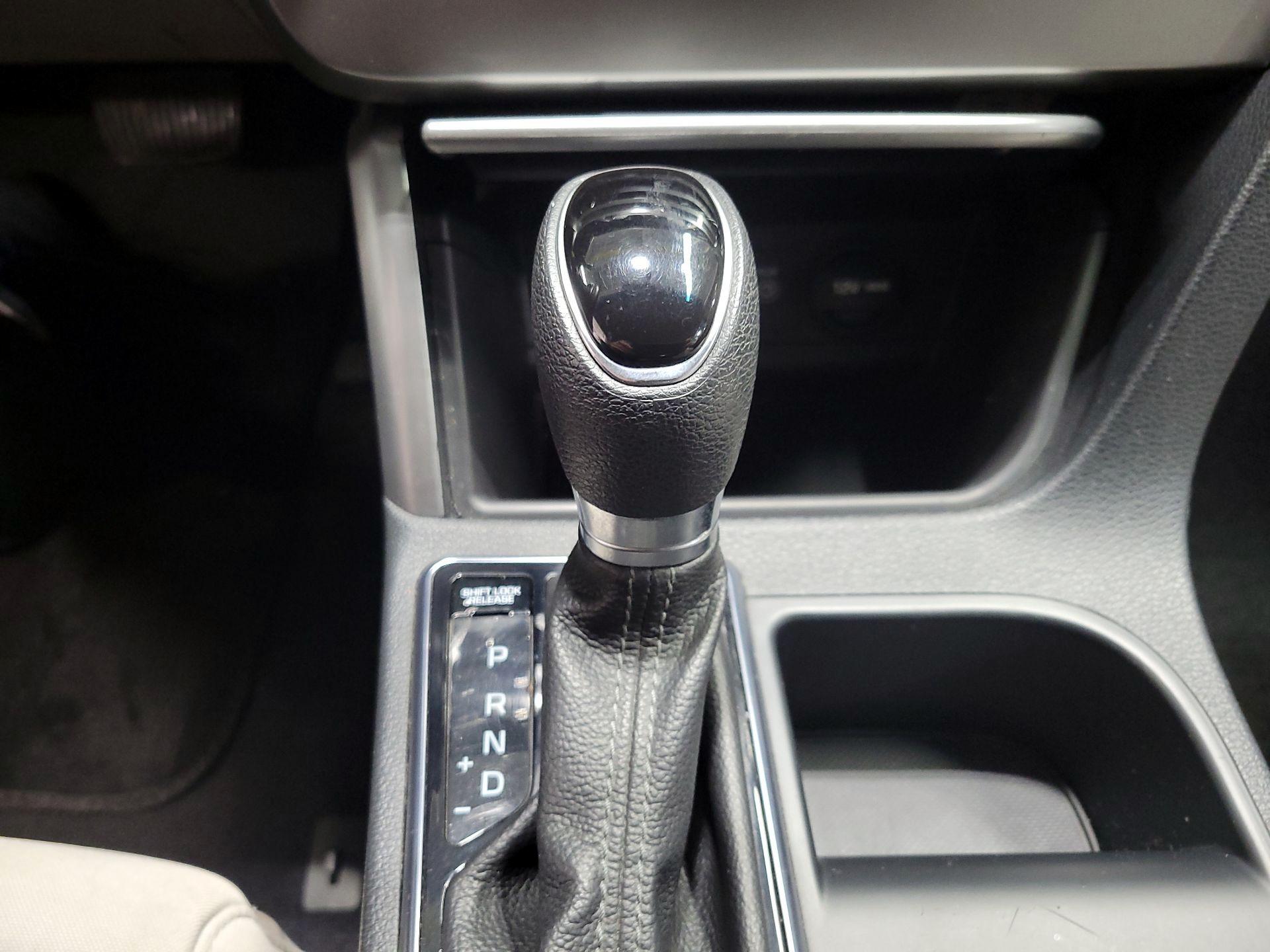 Thumbnail: 2017 Hyundai Sonata - 17