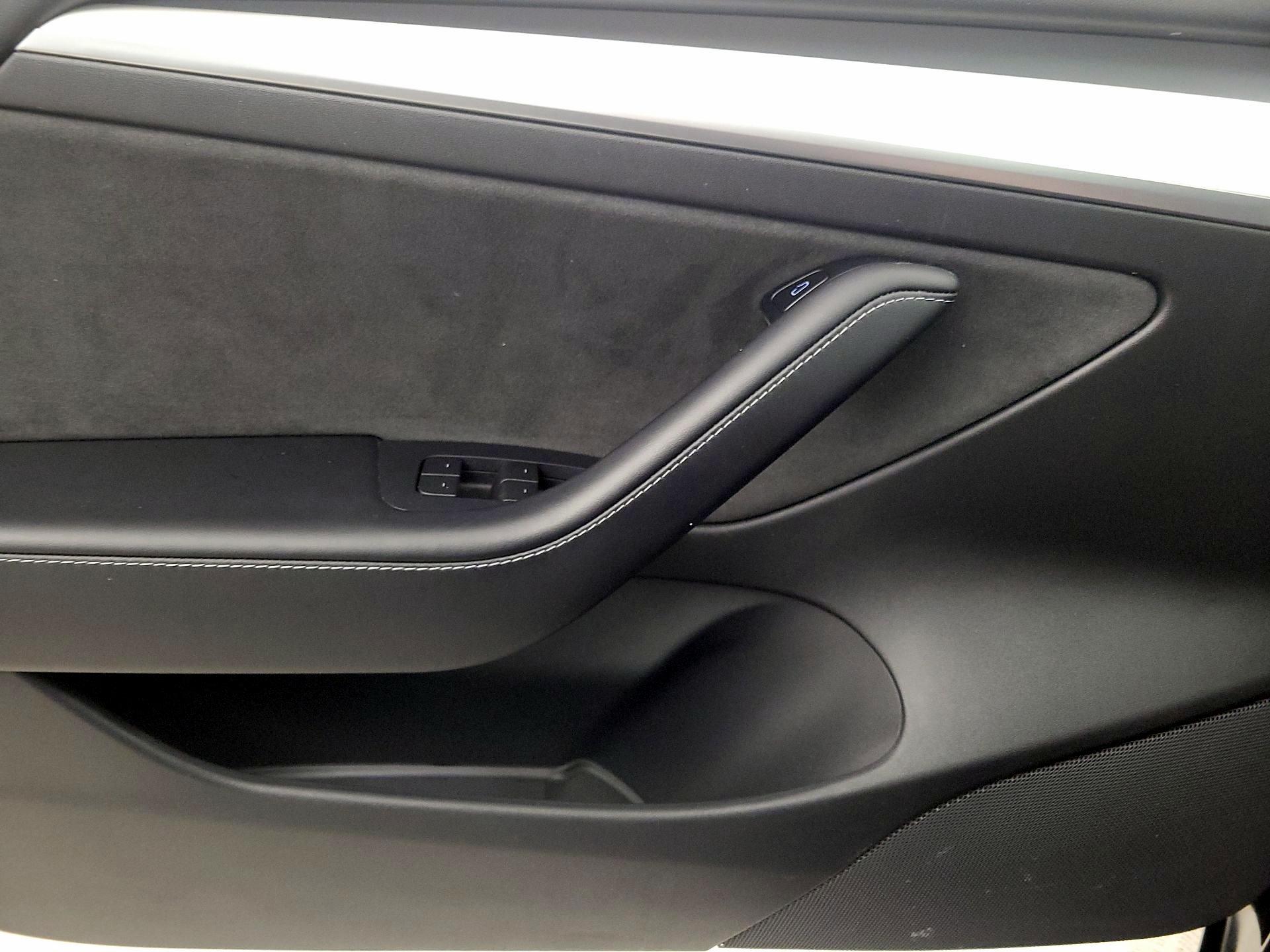 Thumbnail: 2021 Tesla Model 3 - 12