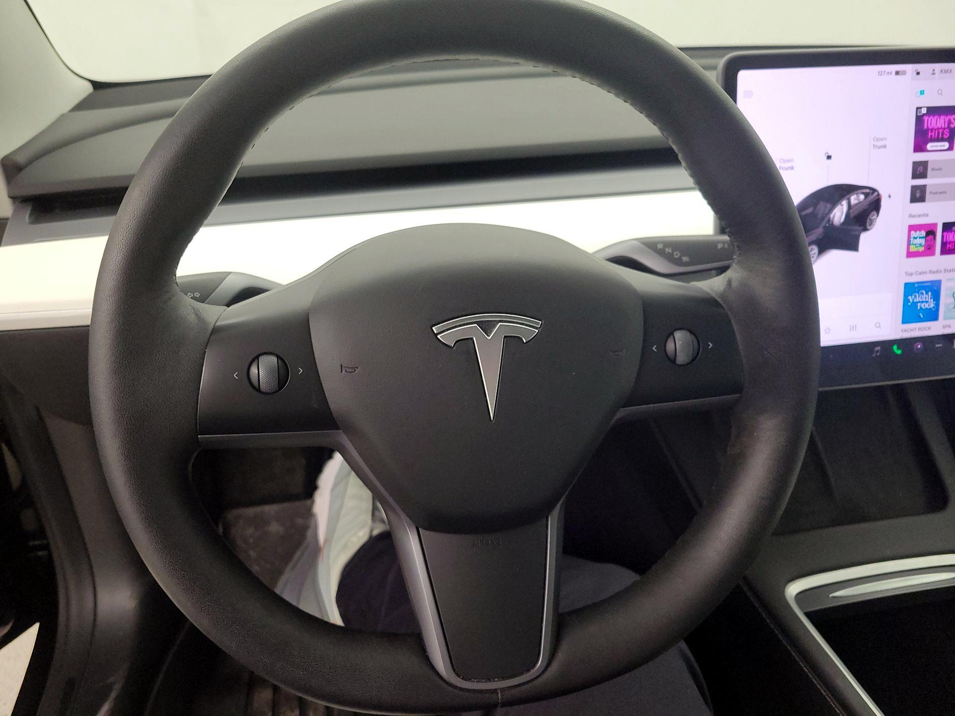 Thumbnail: 2021 Tesla Model 3 - 17