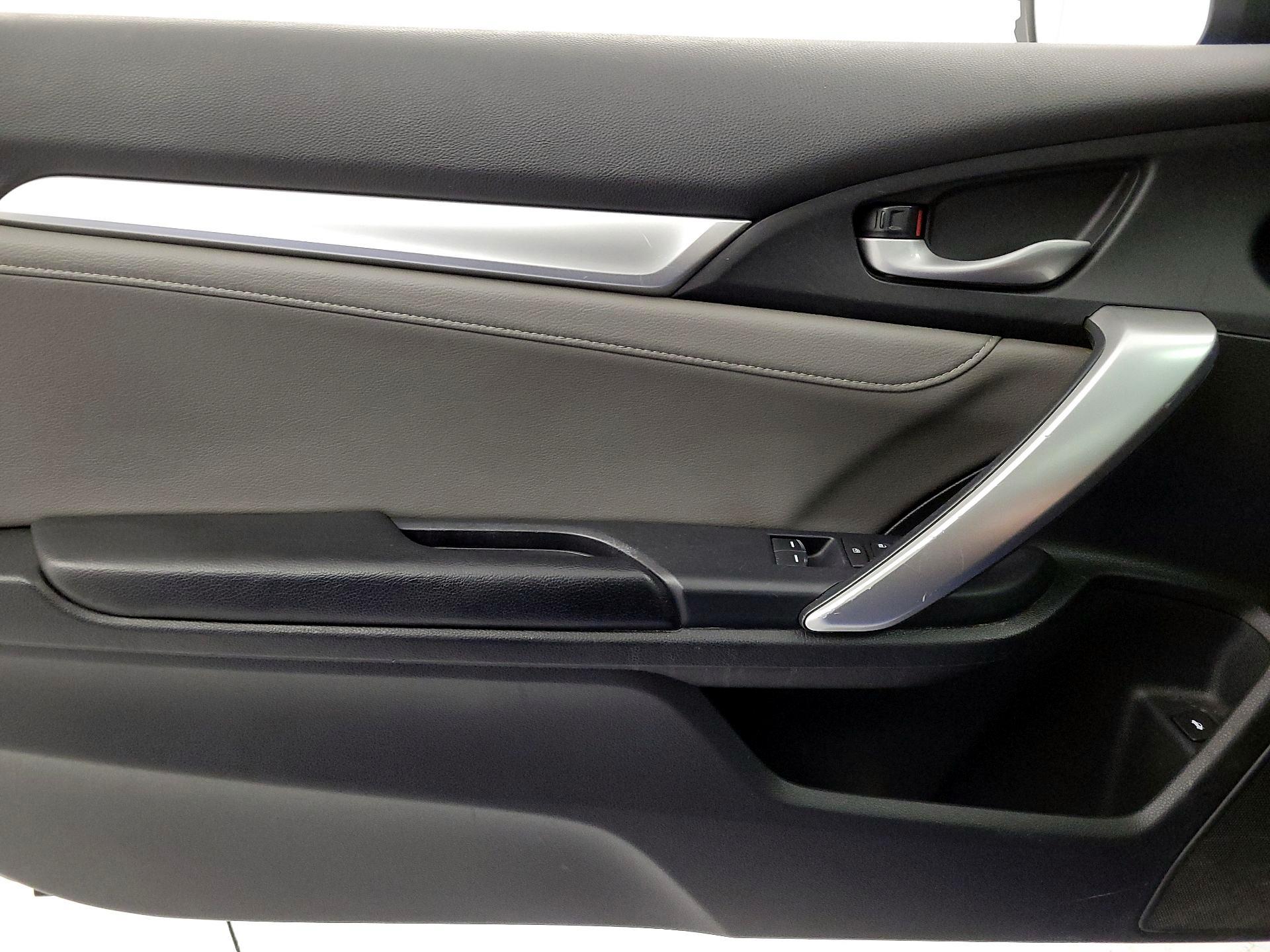 Thumbnail: 2016 Honda Civic - 12