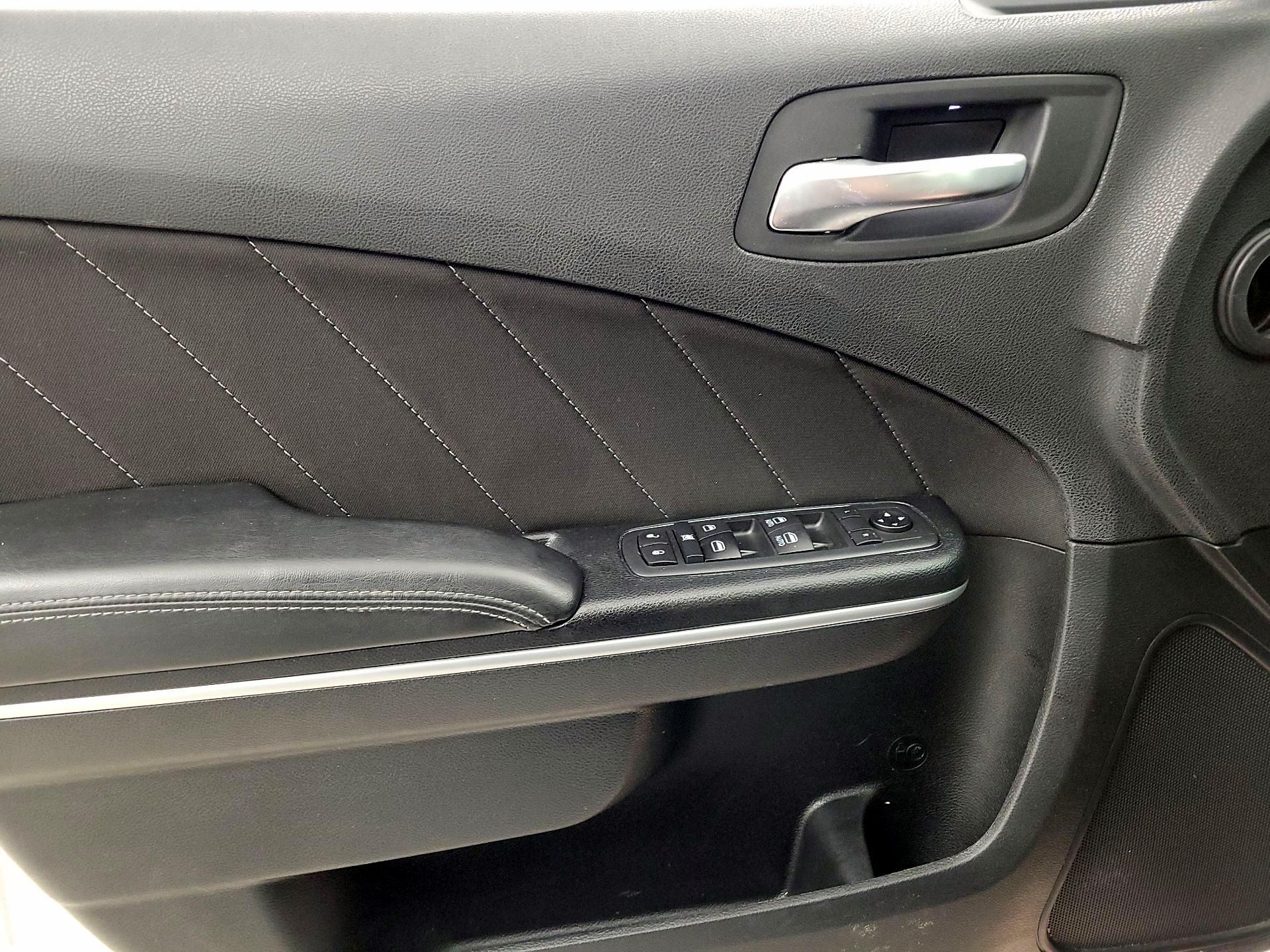 Thumbnail: 2020 Dodge Charger - 12