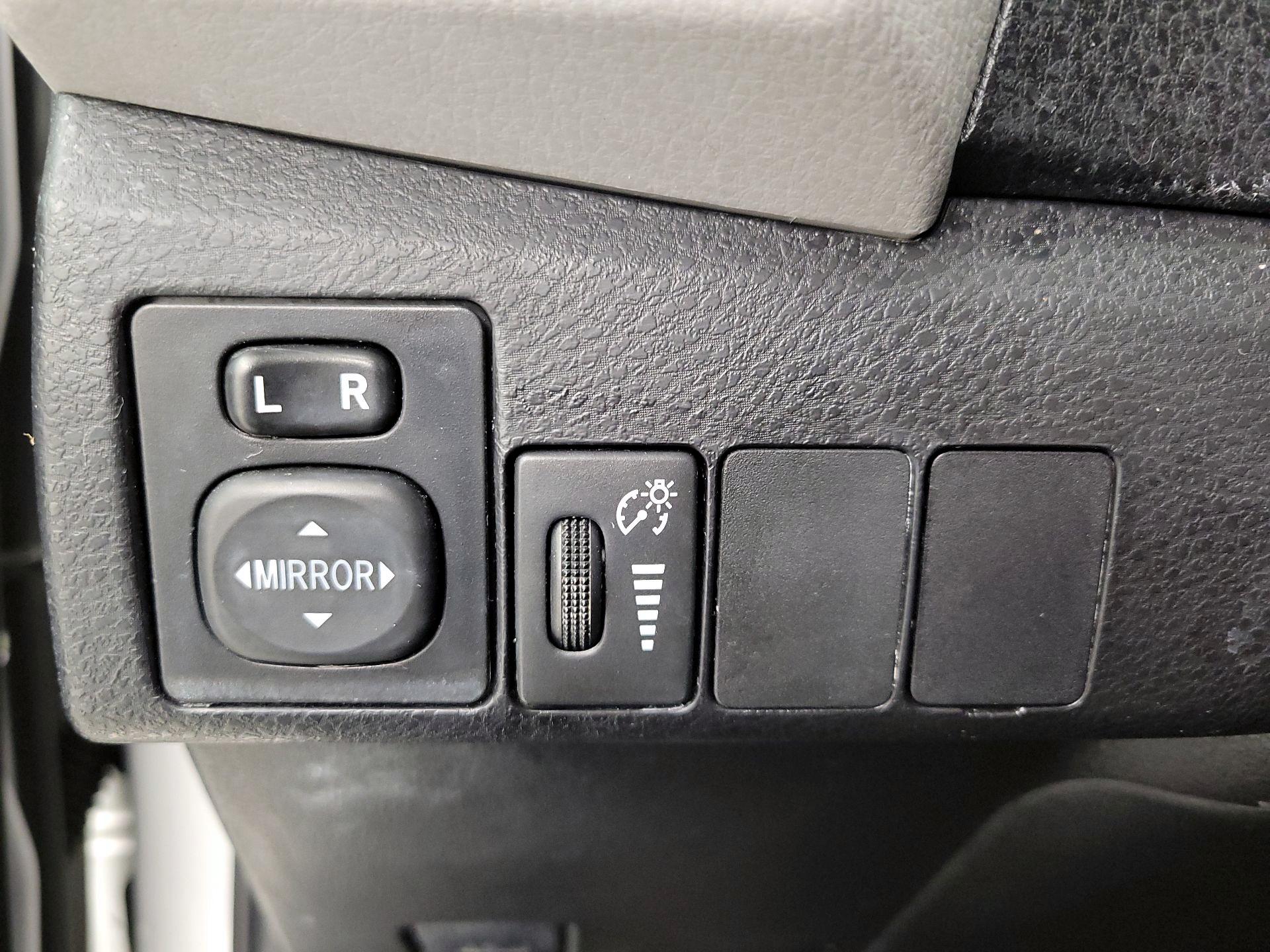 Thumbnail: 2014 Toyota Corolla - 13