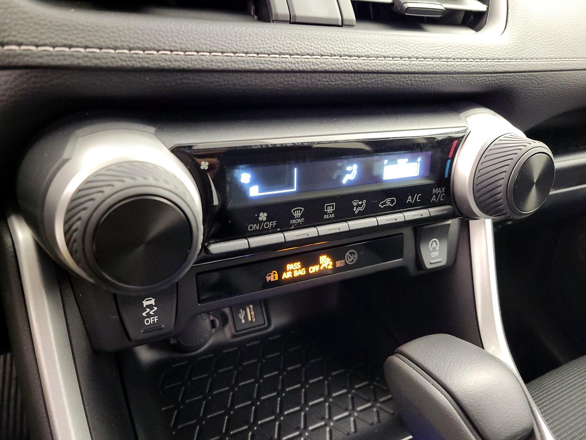 Thumbnail: 2025 Toyota RAV4 - 16