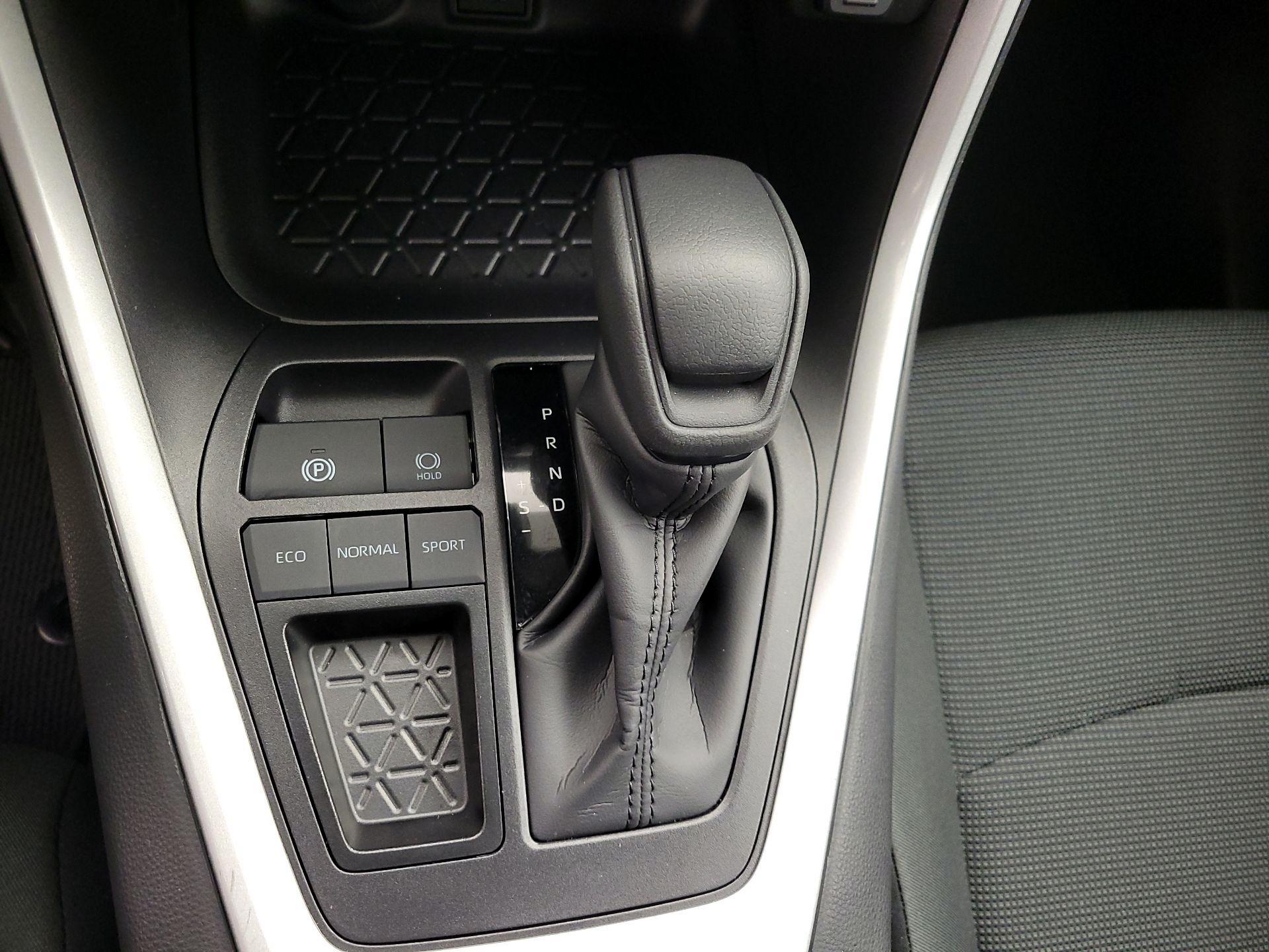 Thumbnail: 2025 Toyota RAV4 - 17