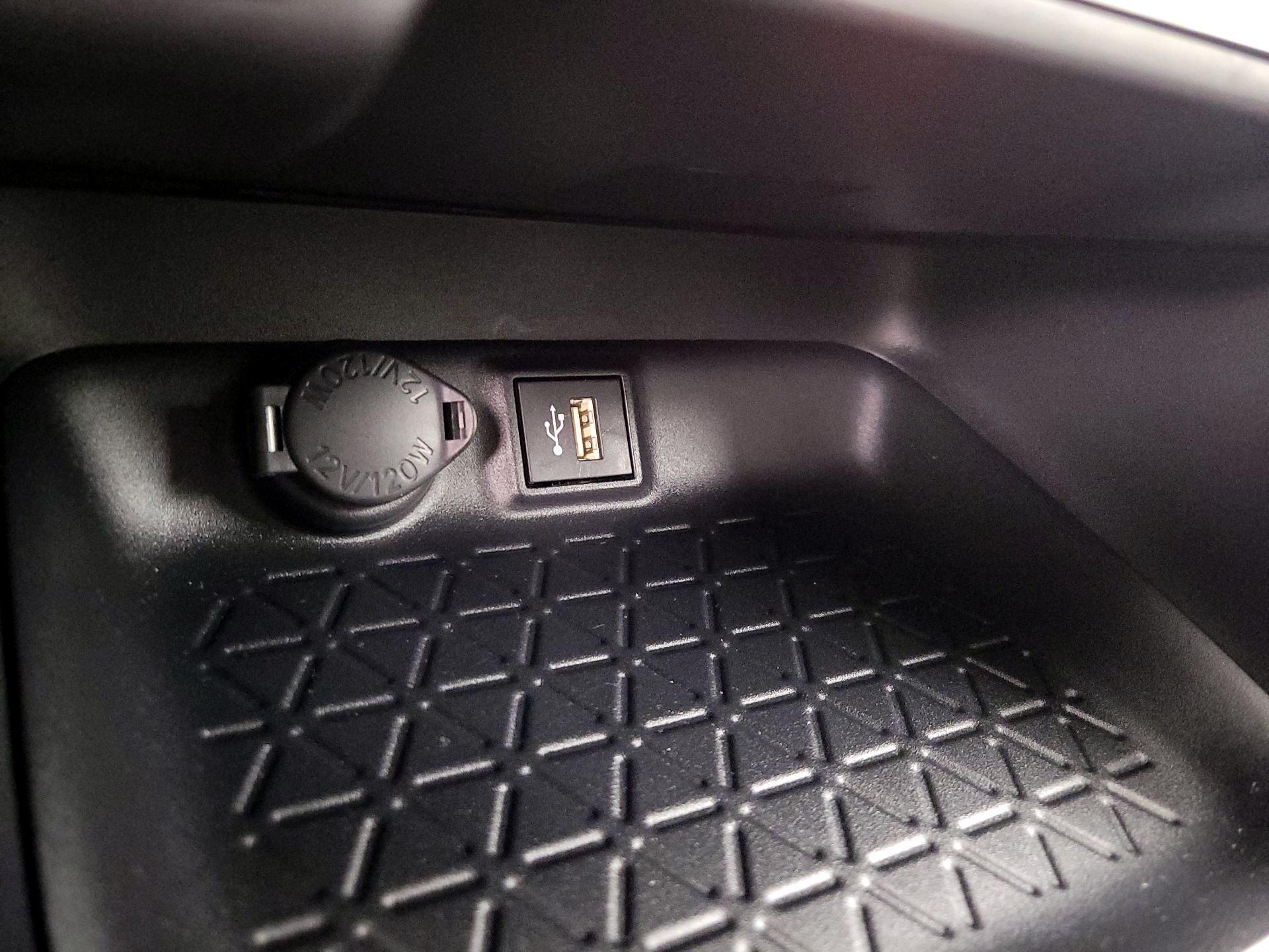 Thumbnail: 2025 Toyota RAV4 - 18