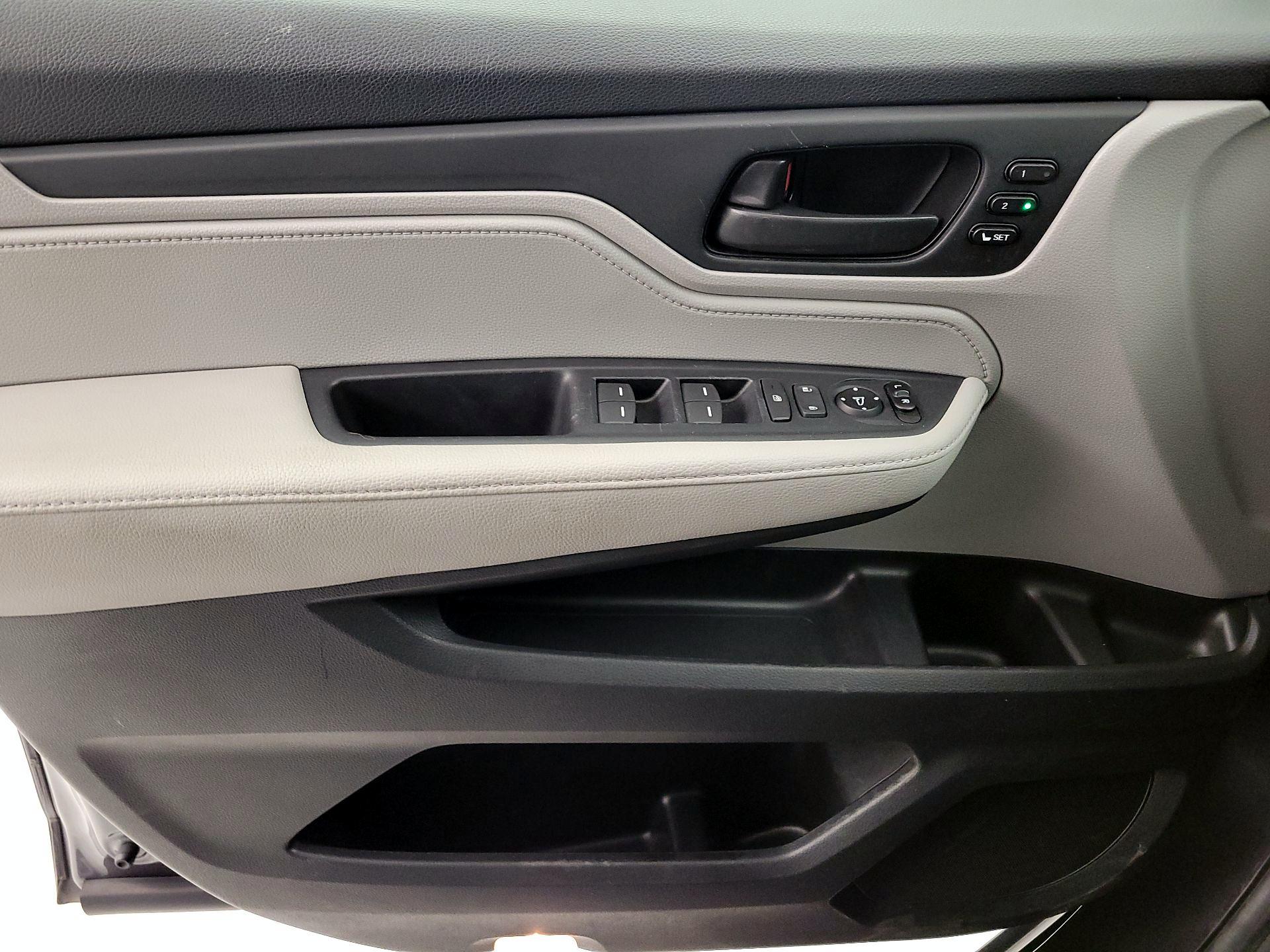 Thumbnail: 2020 Honda Odyssey - 12