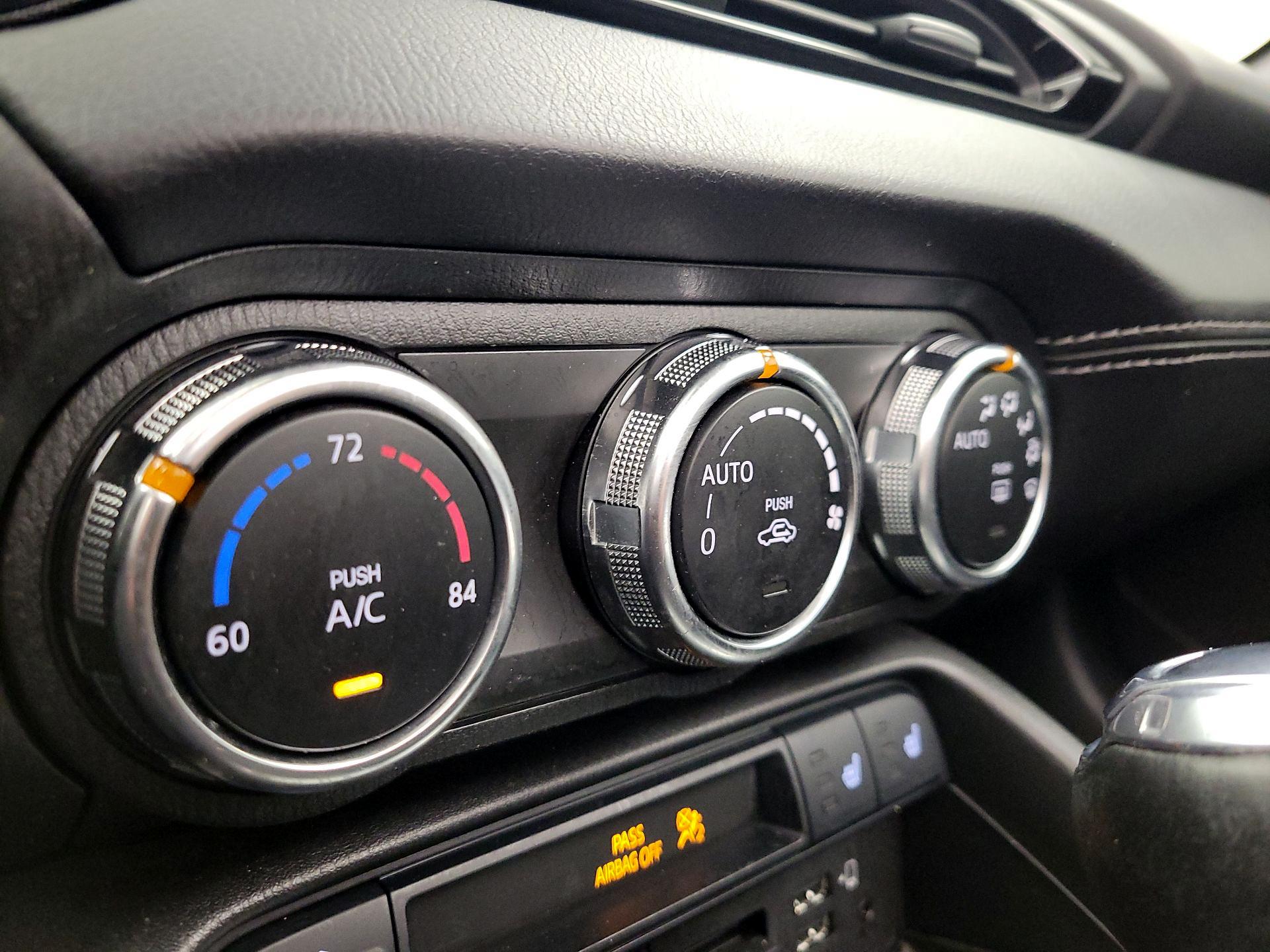 Thumbnail: 2021 Mazda MX-5 Miata - 17