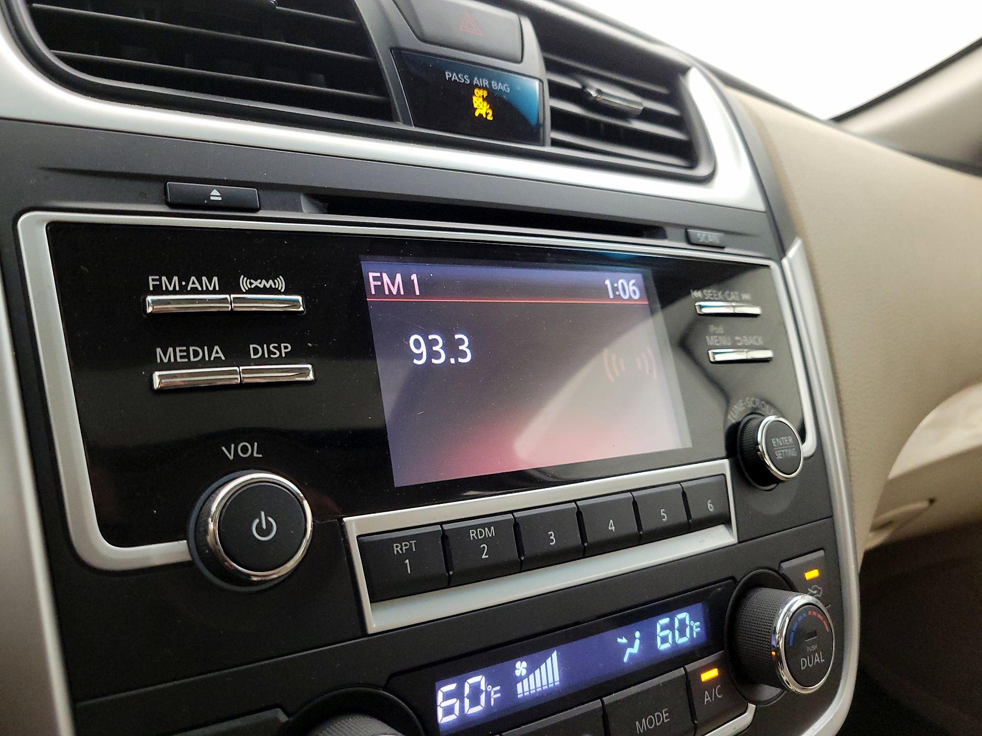 Thumbnail: 2017 Nissan Altima - 15
