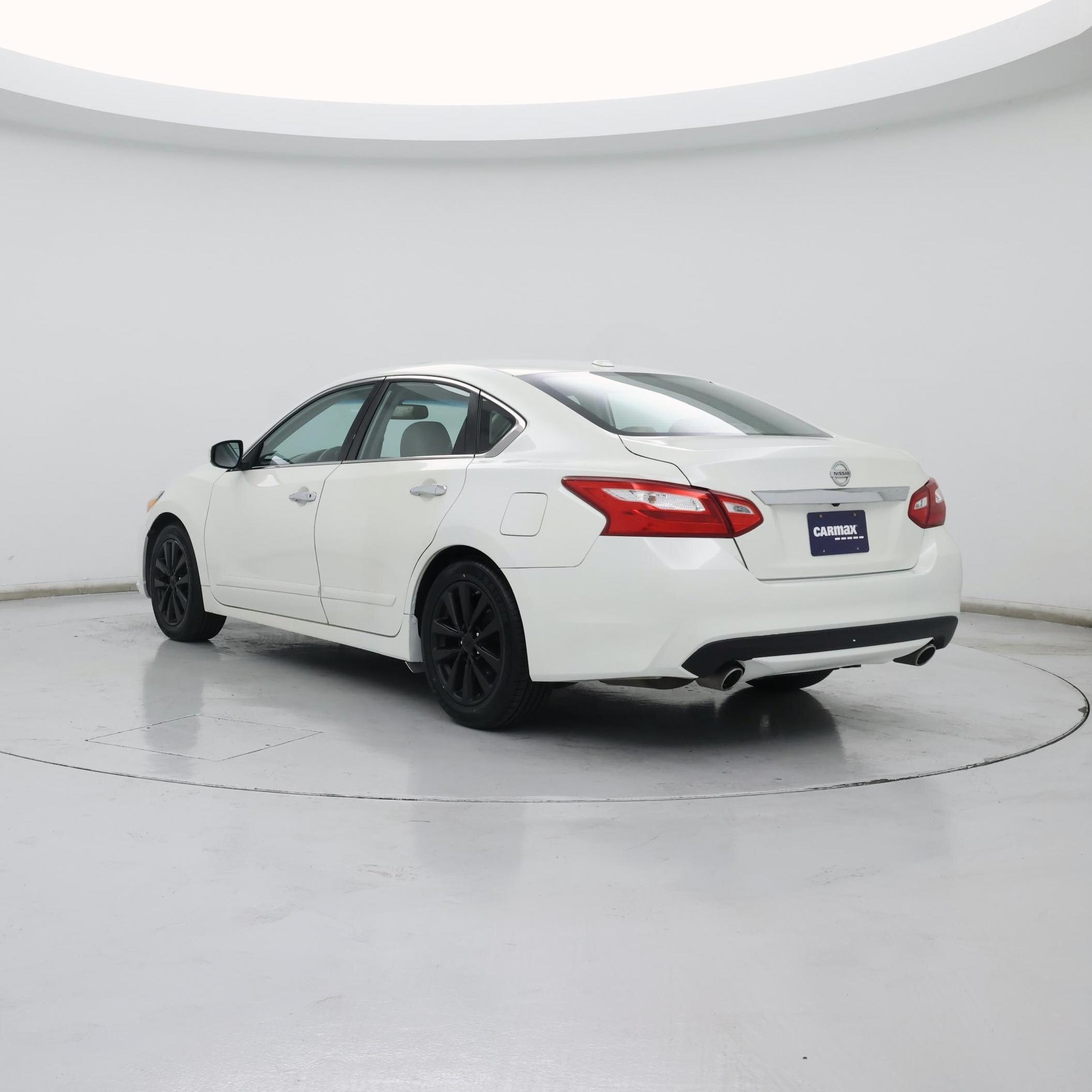 Thumbnail: 2017 Nissan Altima - 2
