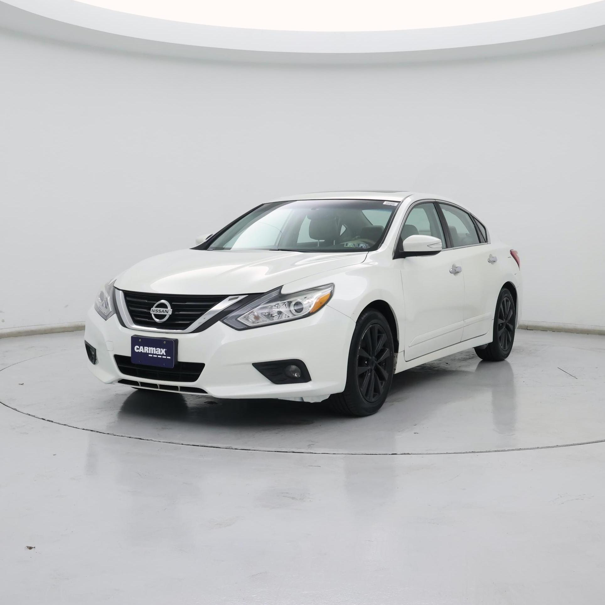 Thumbnail: 2017 Nissan Altima - 4