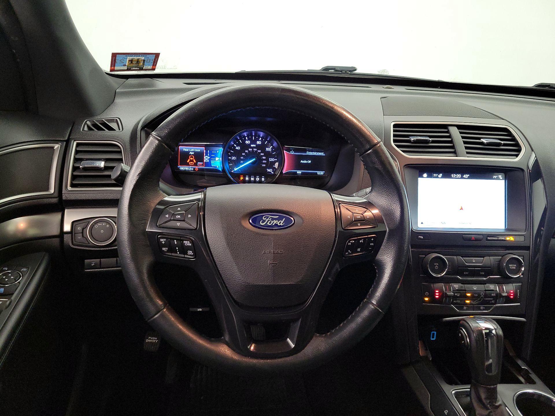 Thumbnail: 2018 Ford Explorer - 10