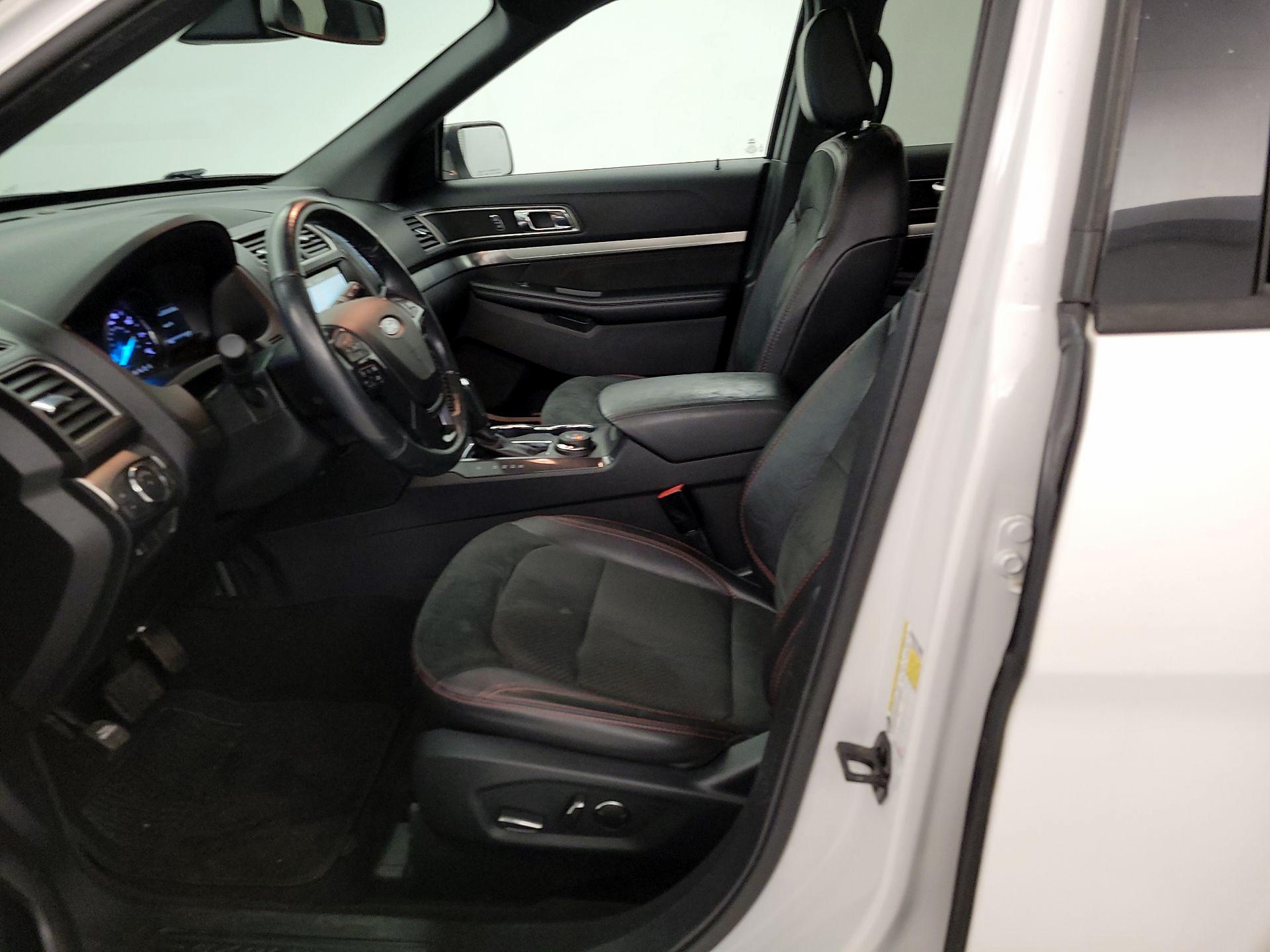 Thumbnail: 2018 Ford Explorer - 11