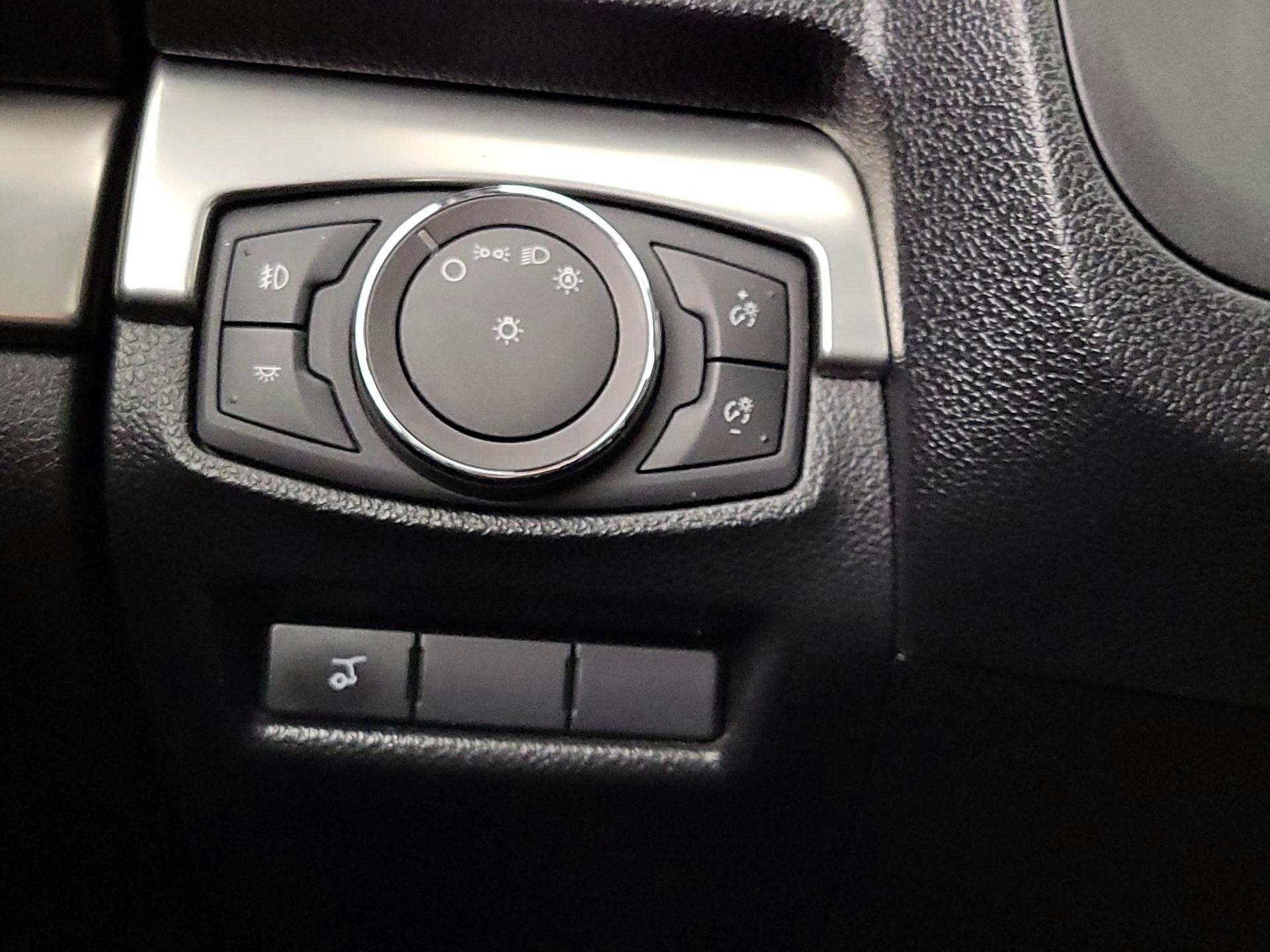 Thumbnail: 2018 Ford Explorer - 13