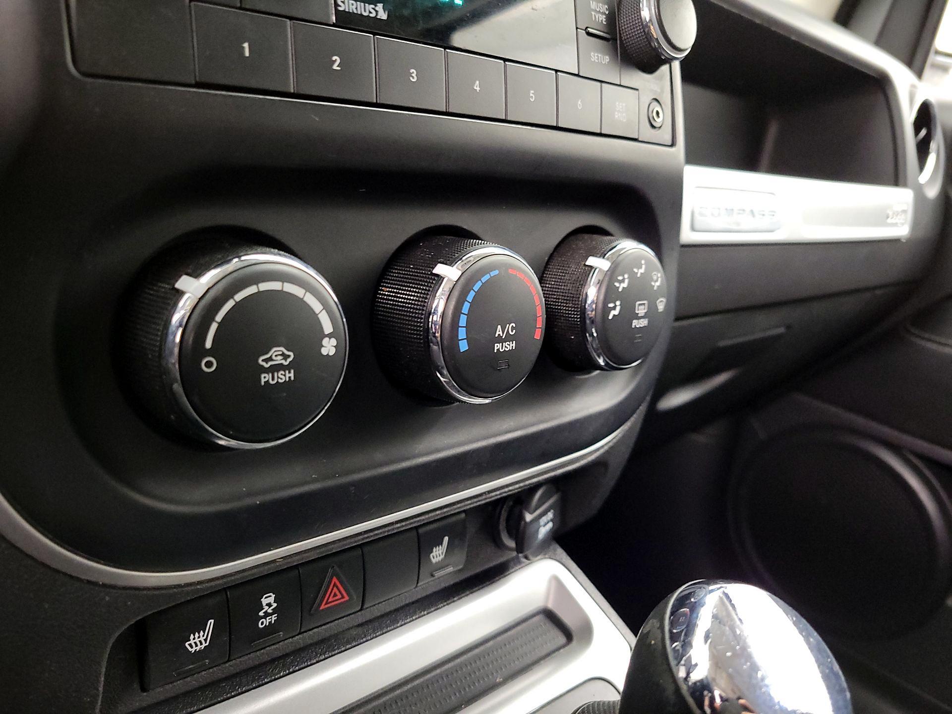 Thumbnail: 2016 Jeep Compass - 14