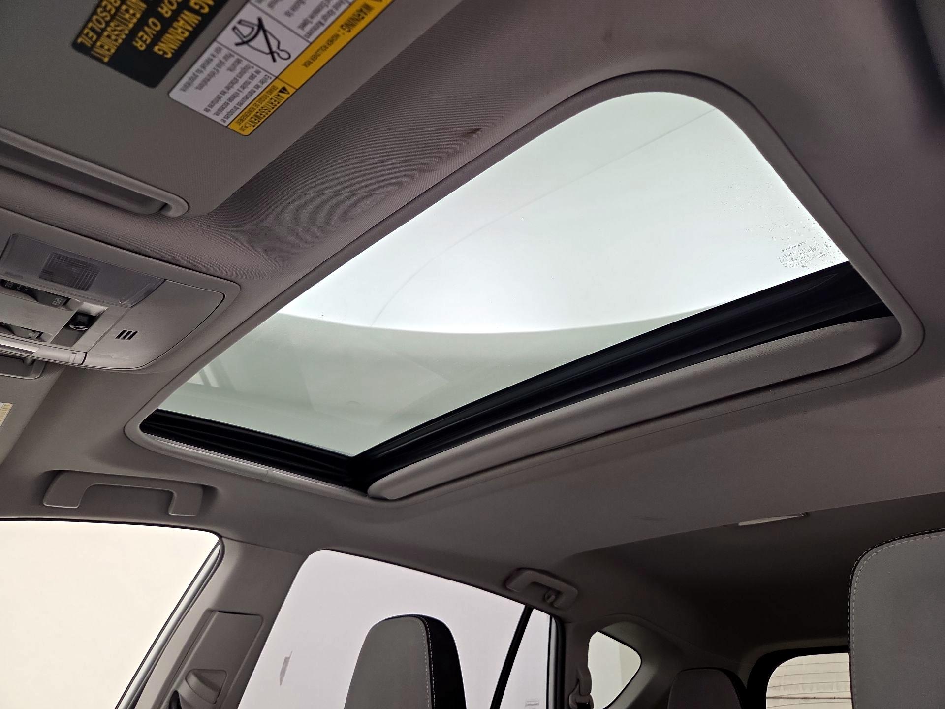 Thumbnail: 2017 Toyota RAV4 - 19